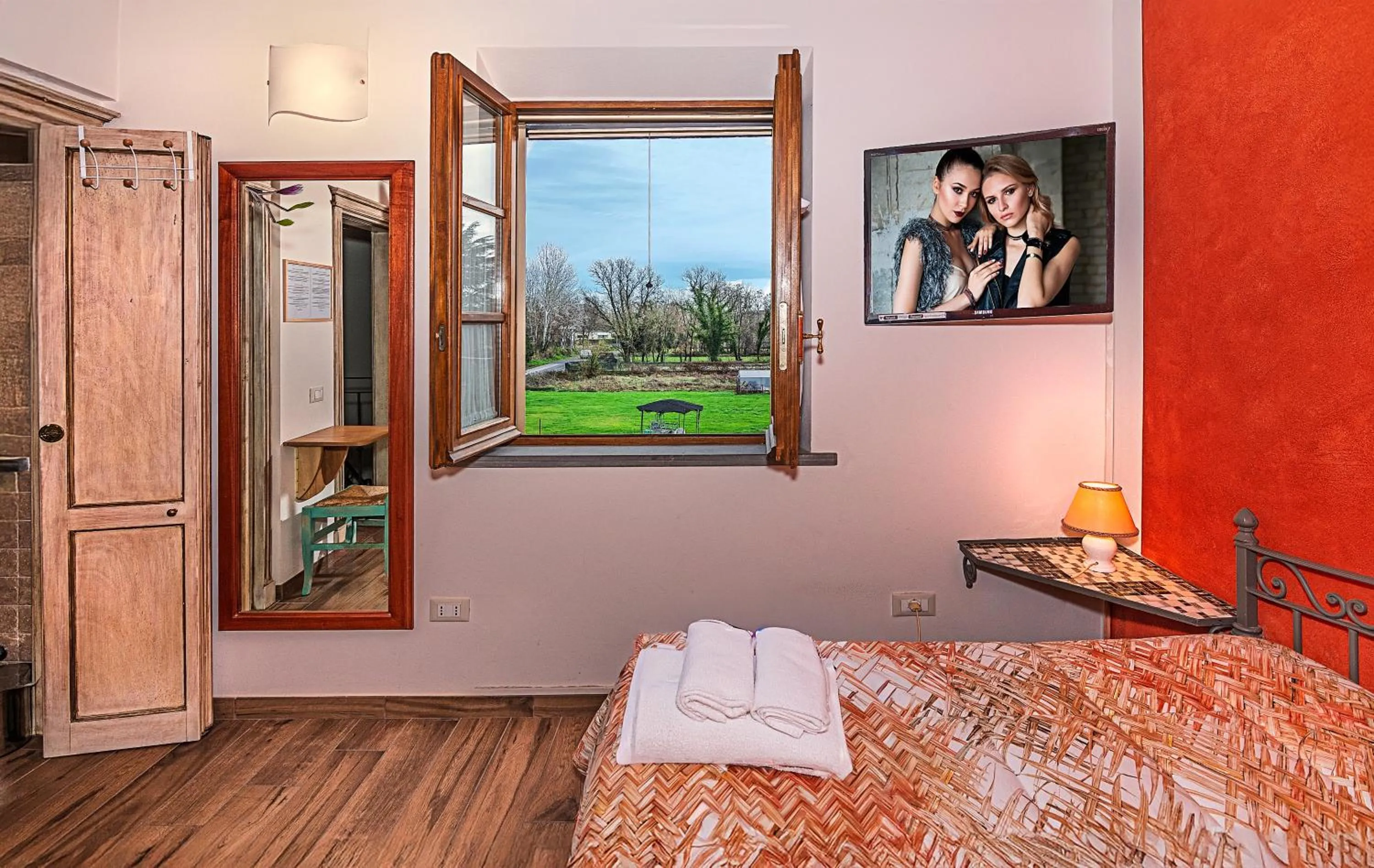 Bed in B&B Il Giardino dei Poeti and Apartaments