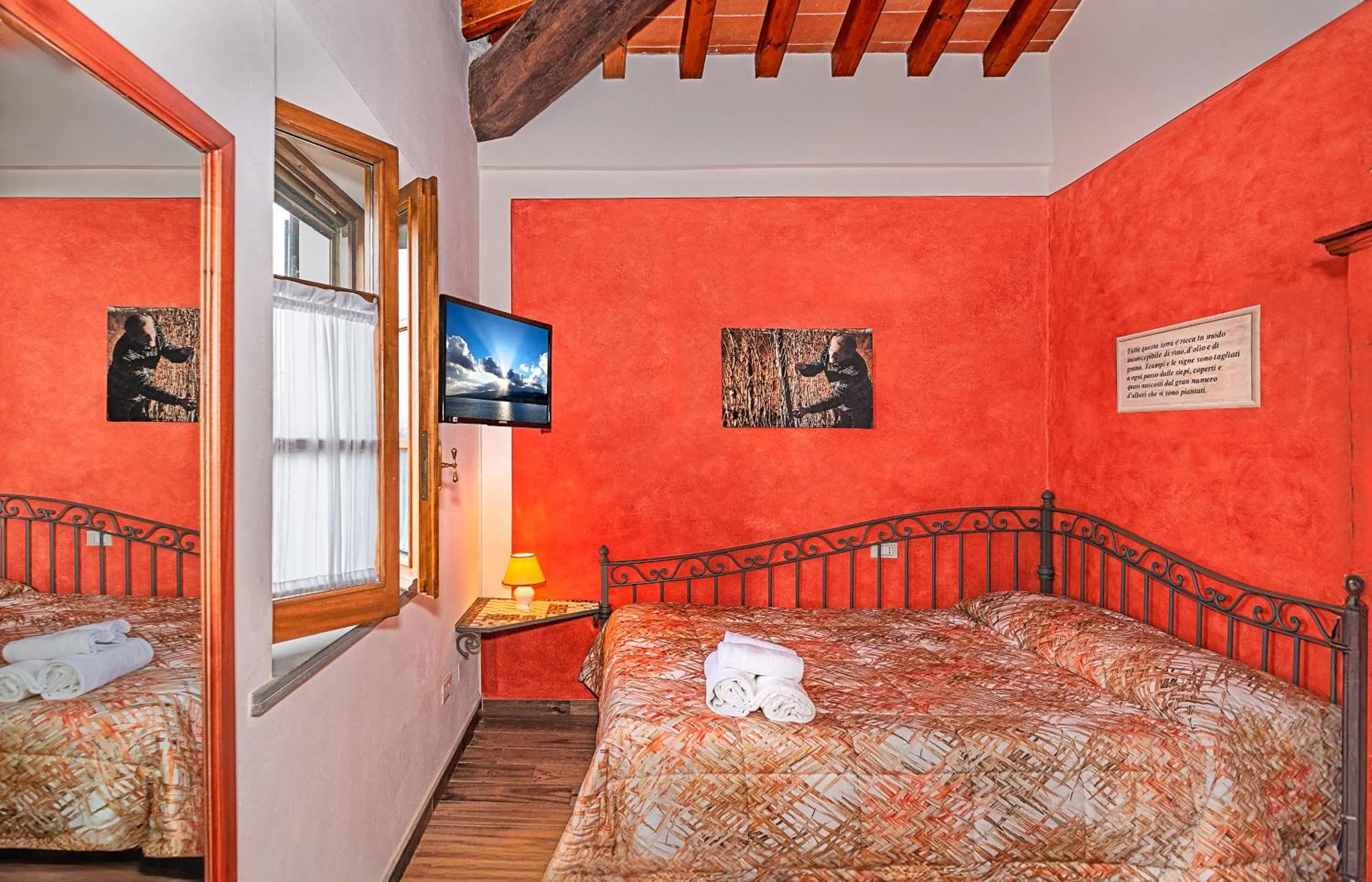 Bed in B&B Il Giardino dei Poeti and Apartaments