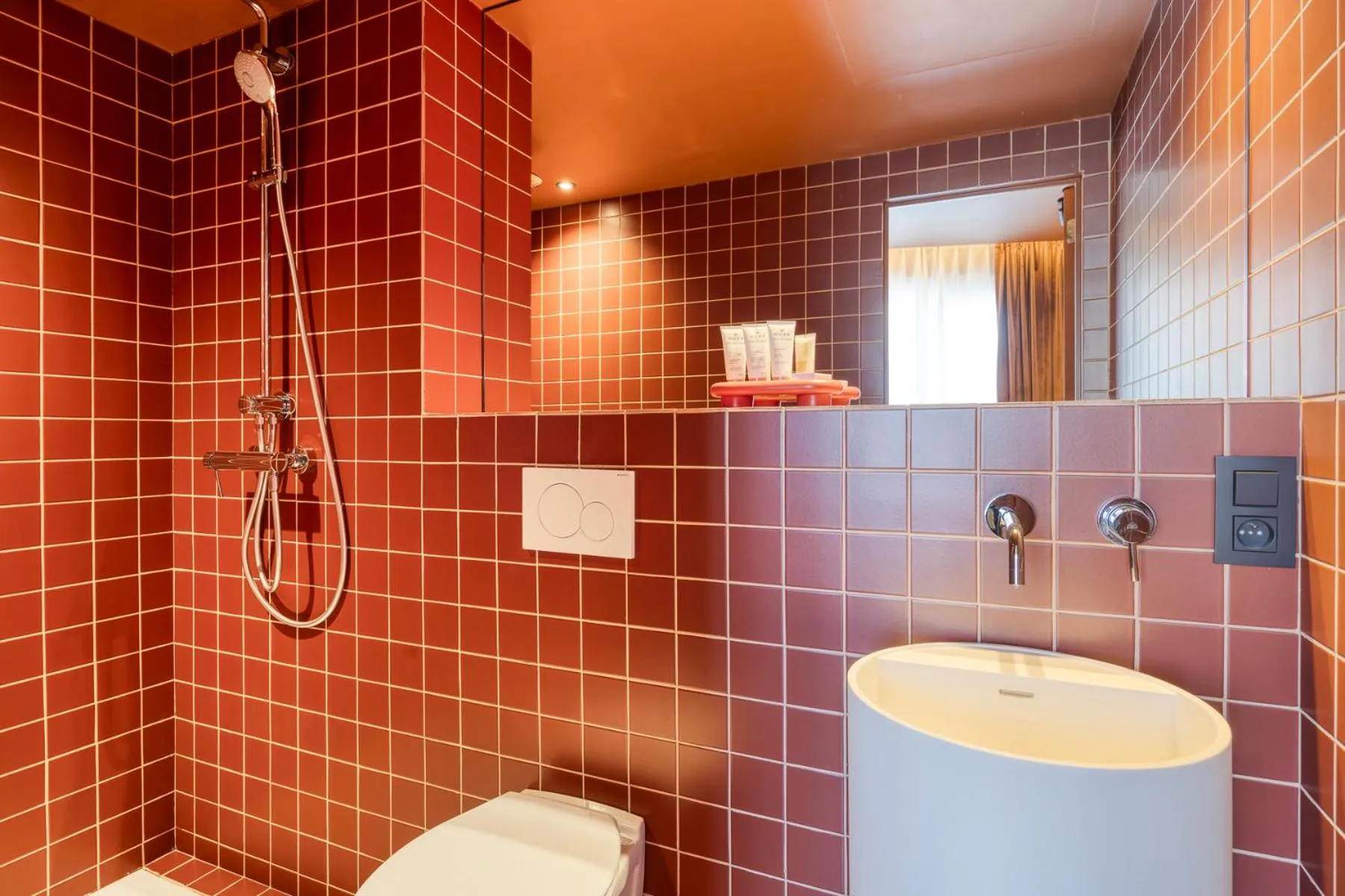 Shower in Maison Arya