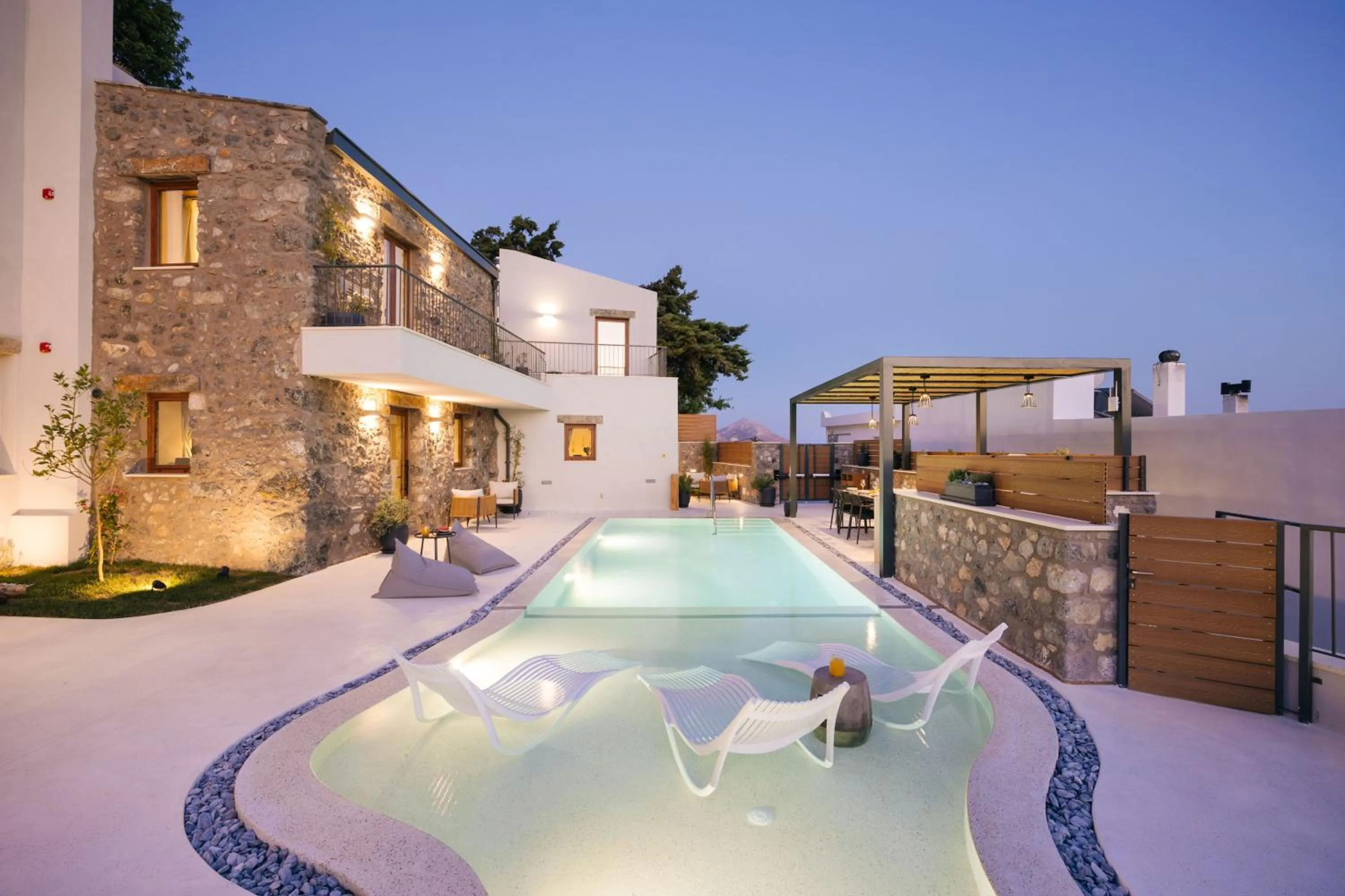 Property building in Mirthea Suites