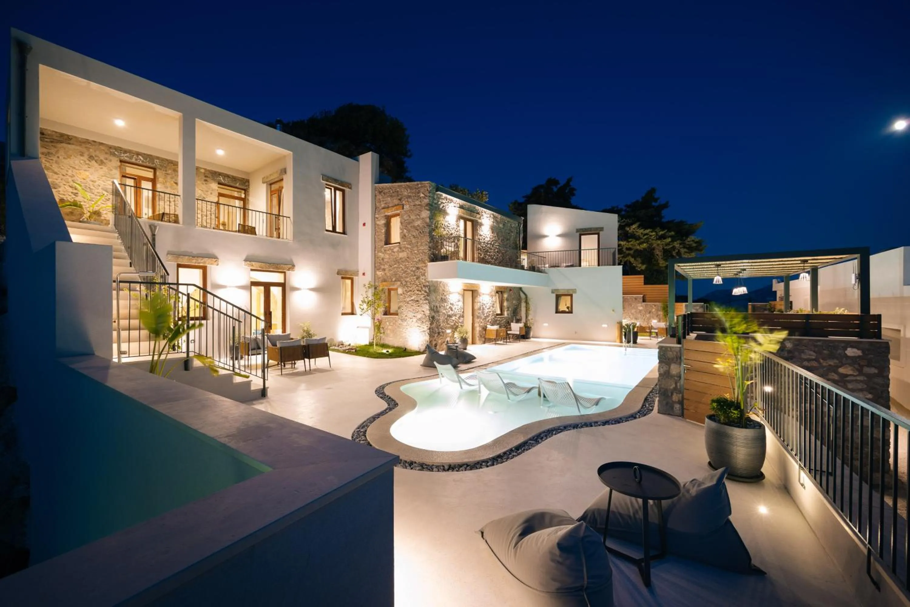 Property building in Mirthea Suites