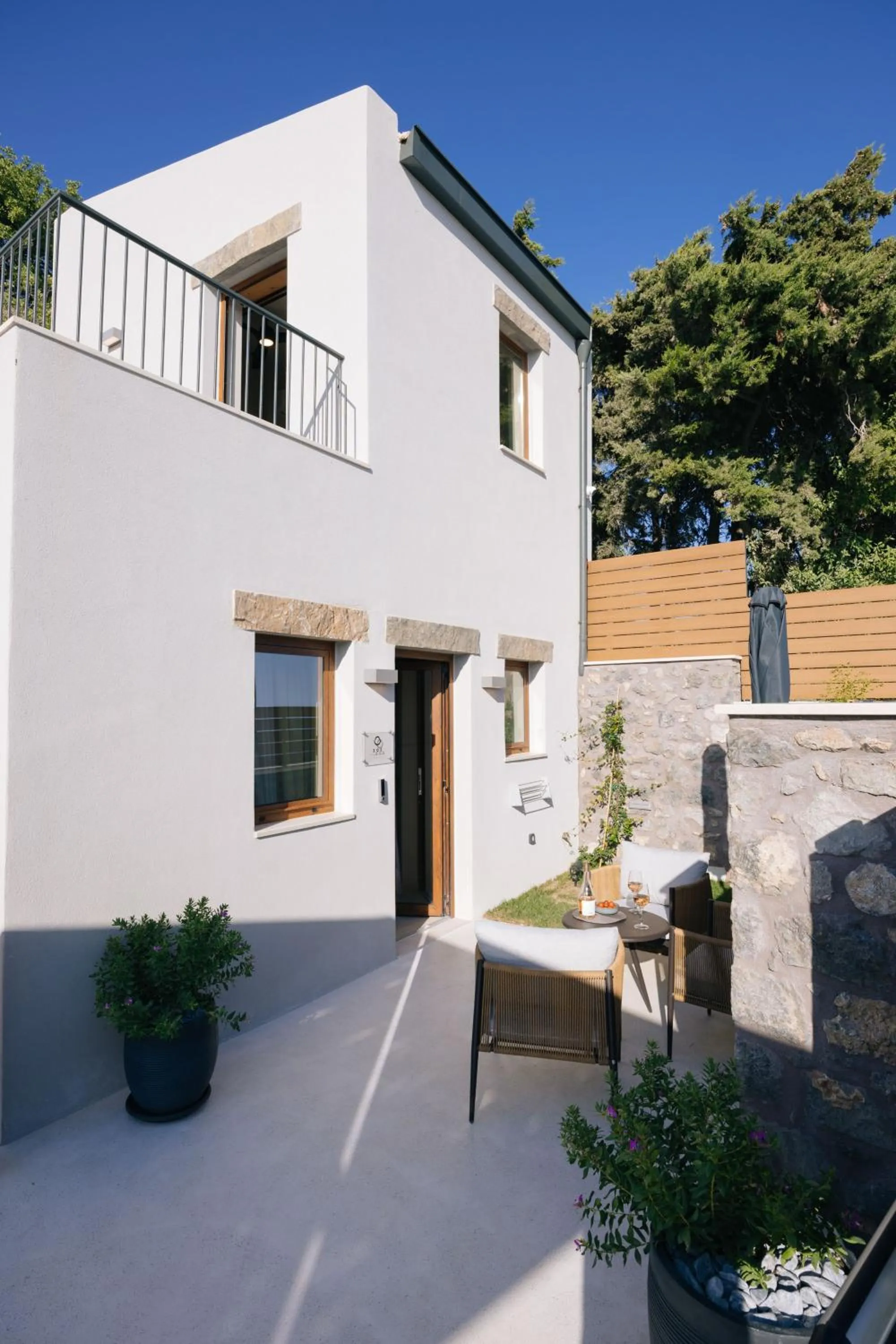 Property building in Mirthea Suites