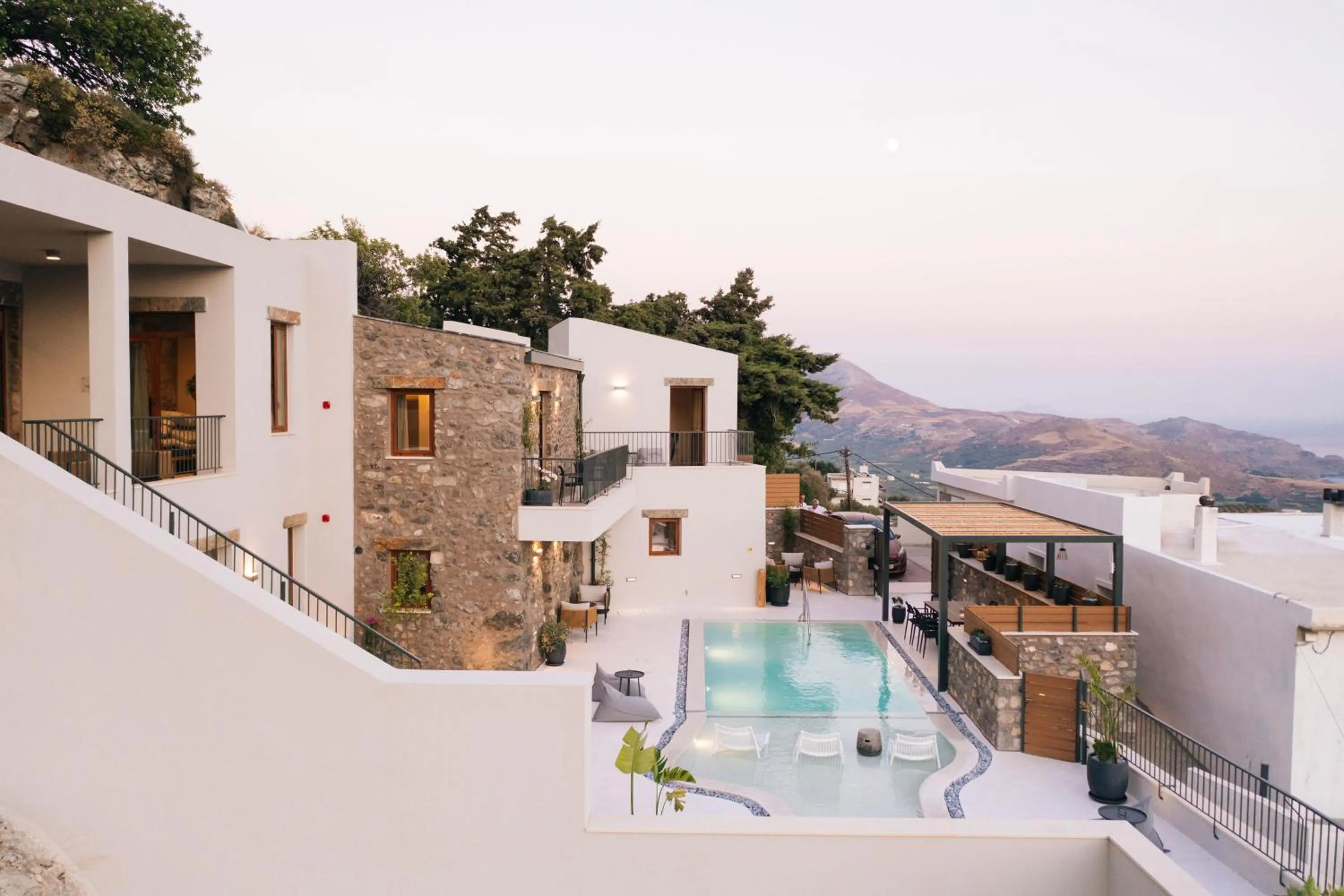 Property building in Mirthea Suites