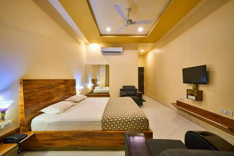 Bed in hotel saptarang residency panhala