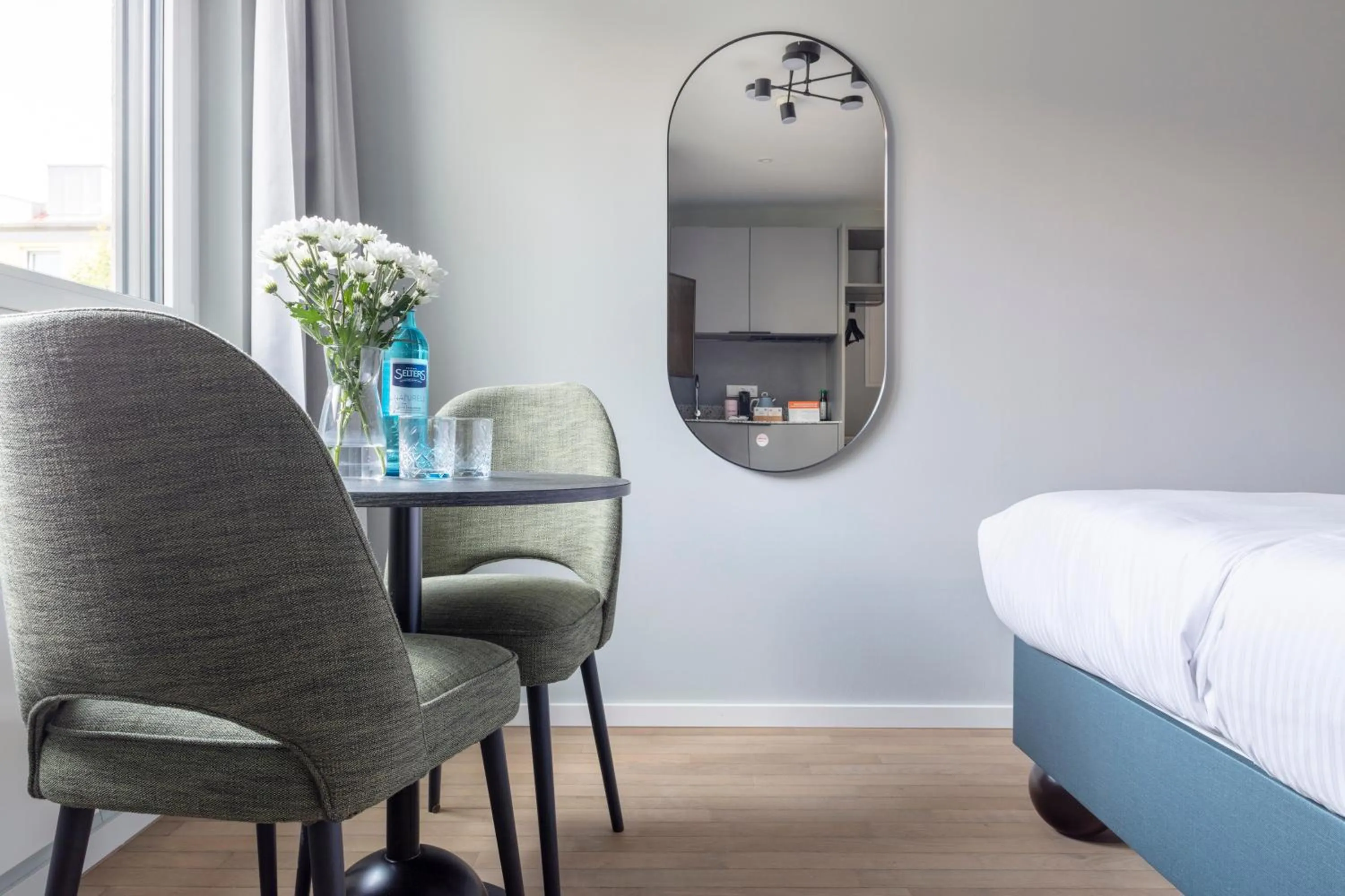 Seating area, Bed in Numa Munich Blend