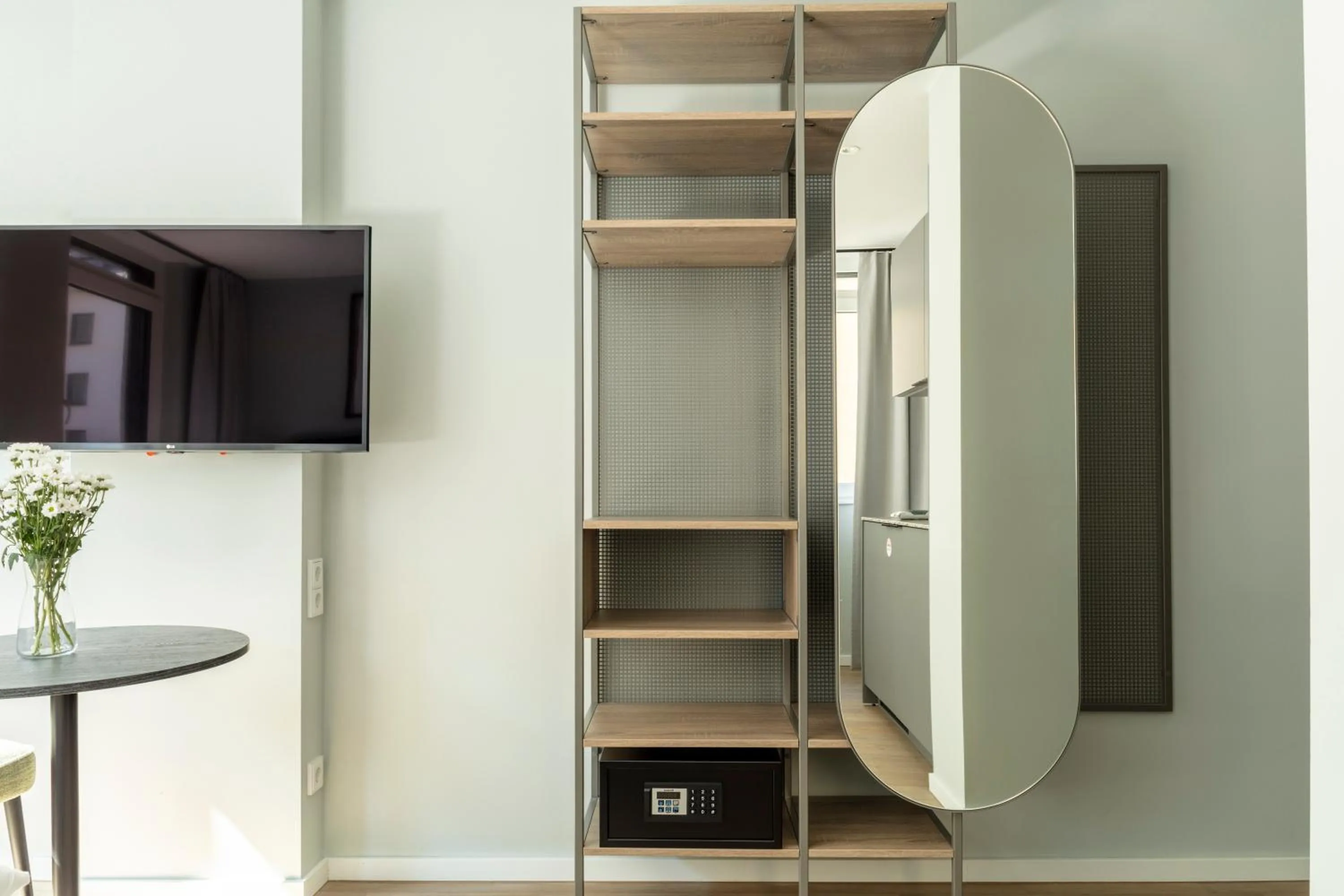 wardrobe in Numa Munich Blend