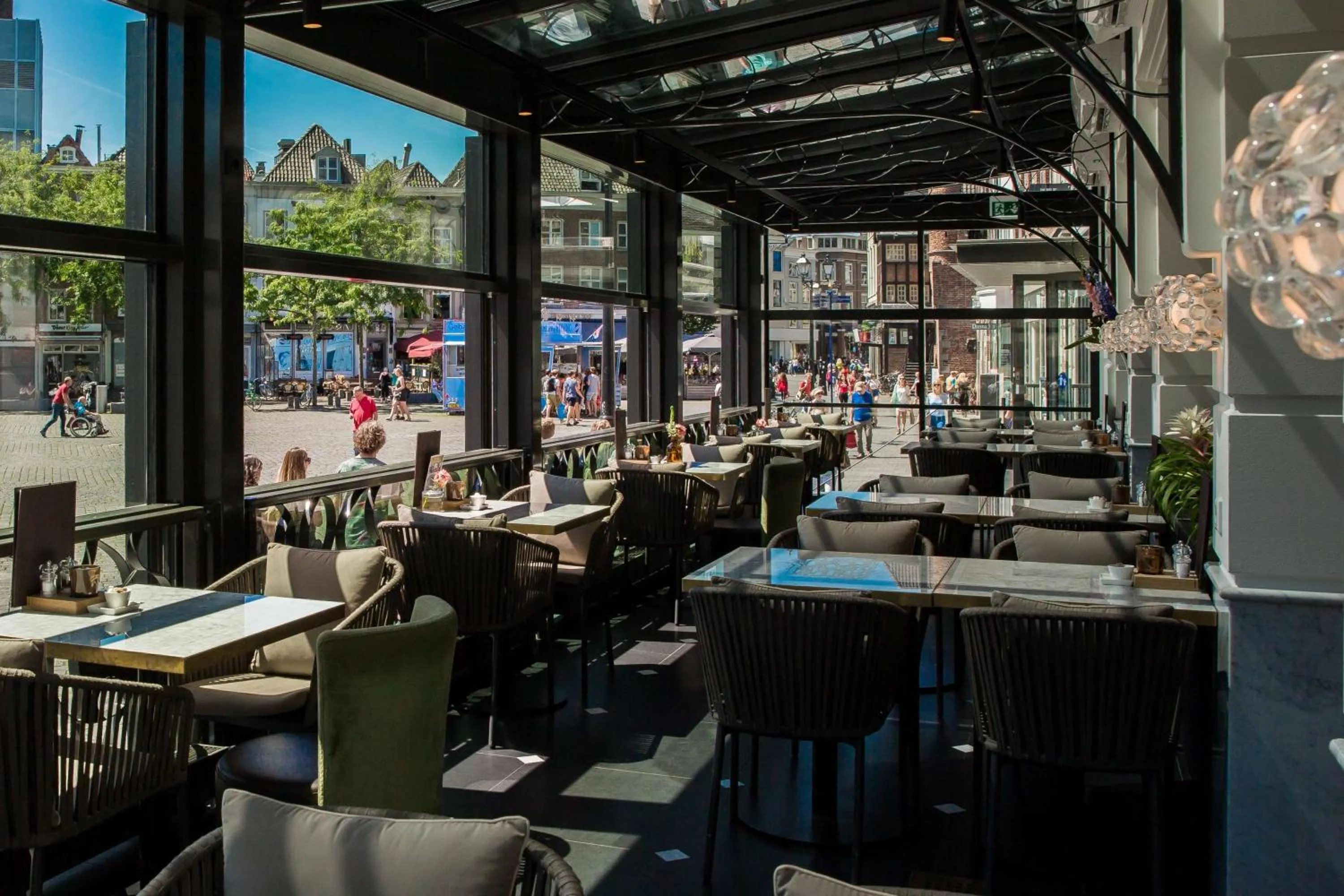 Restaurant/places to eat in Golden Tulip Hotel Central