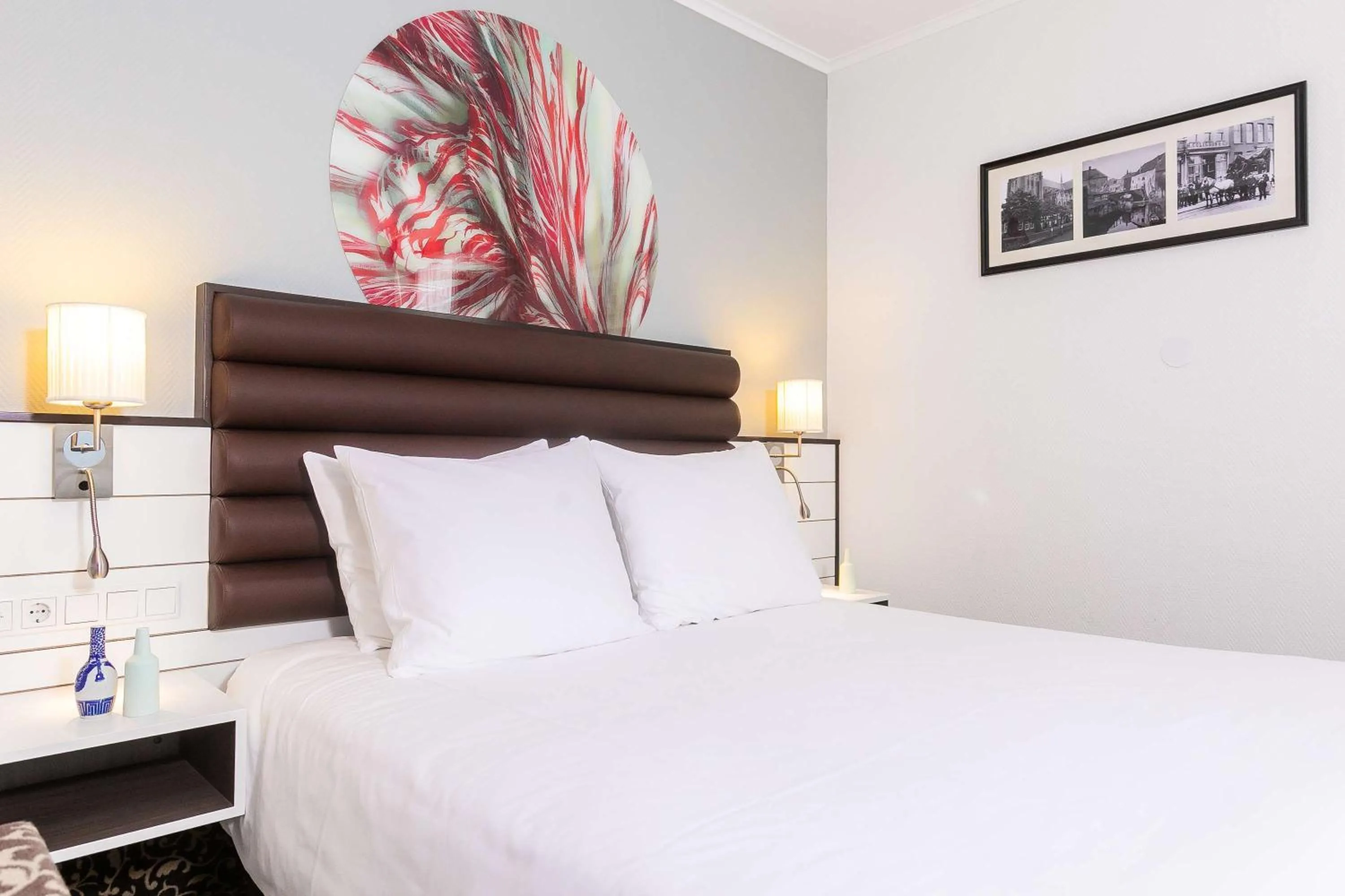 Bedroom, Bed in Golden Tulip Hotel Central