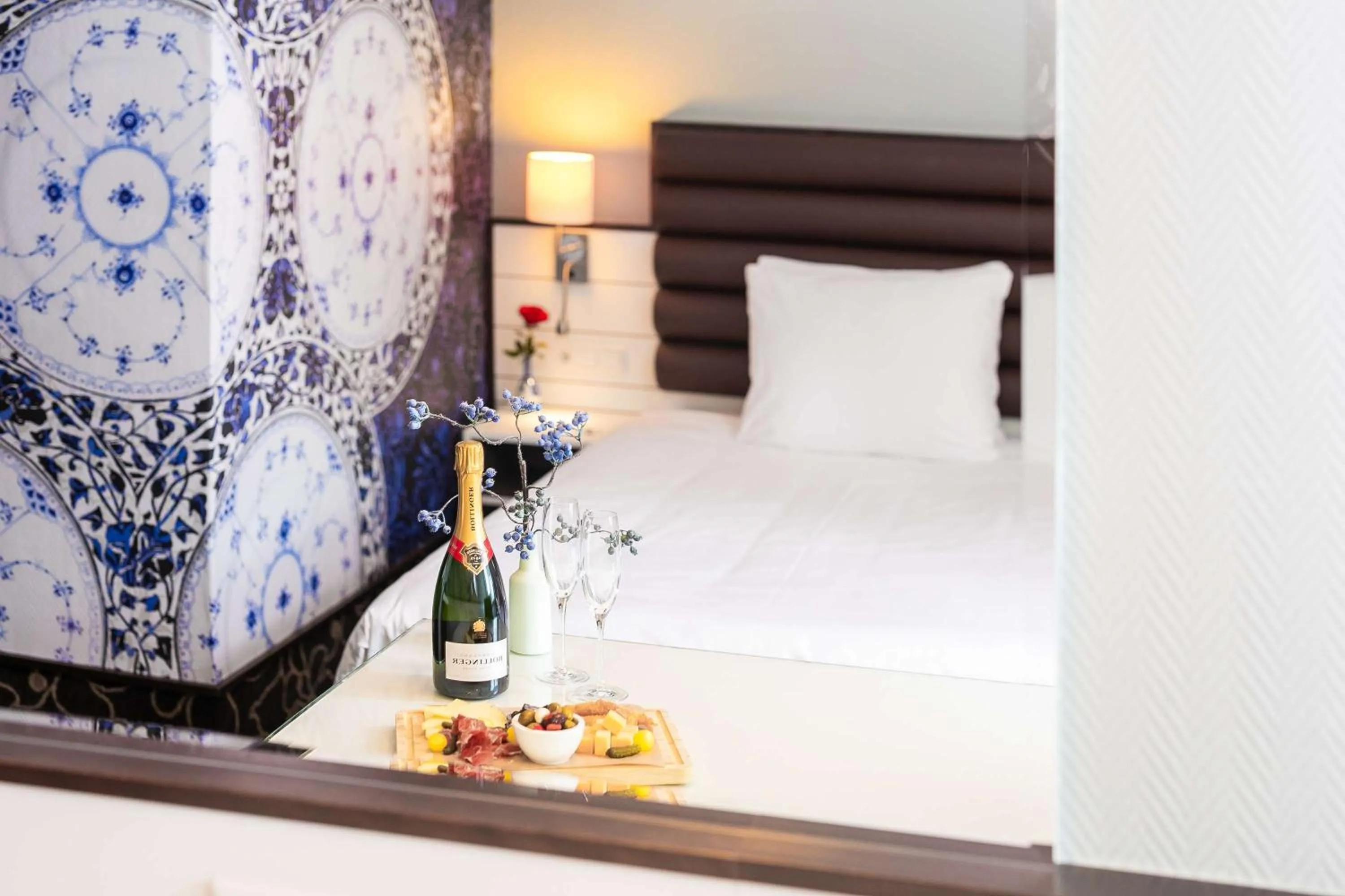 Bedroom in Golden Tulip Hotel Central