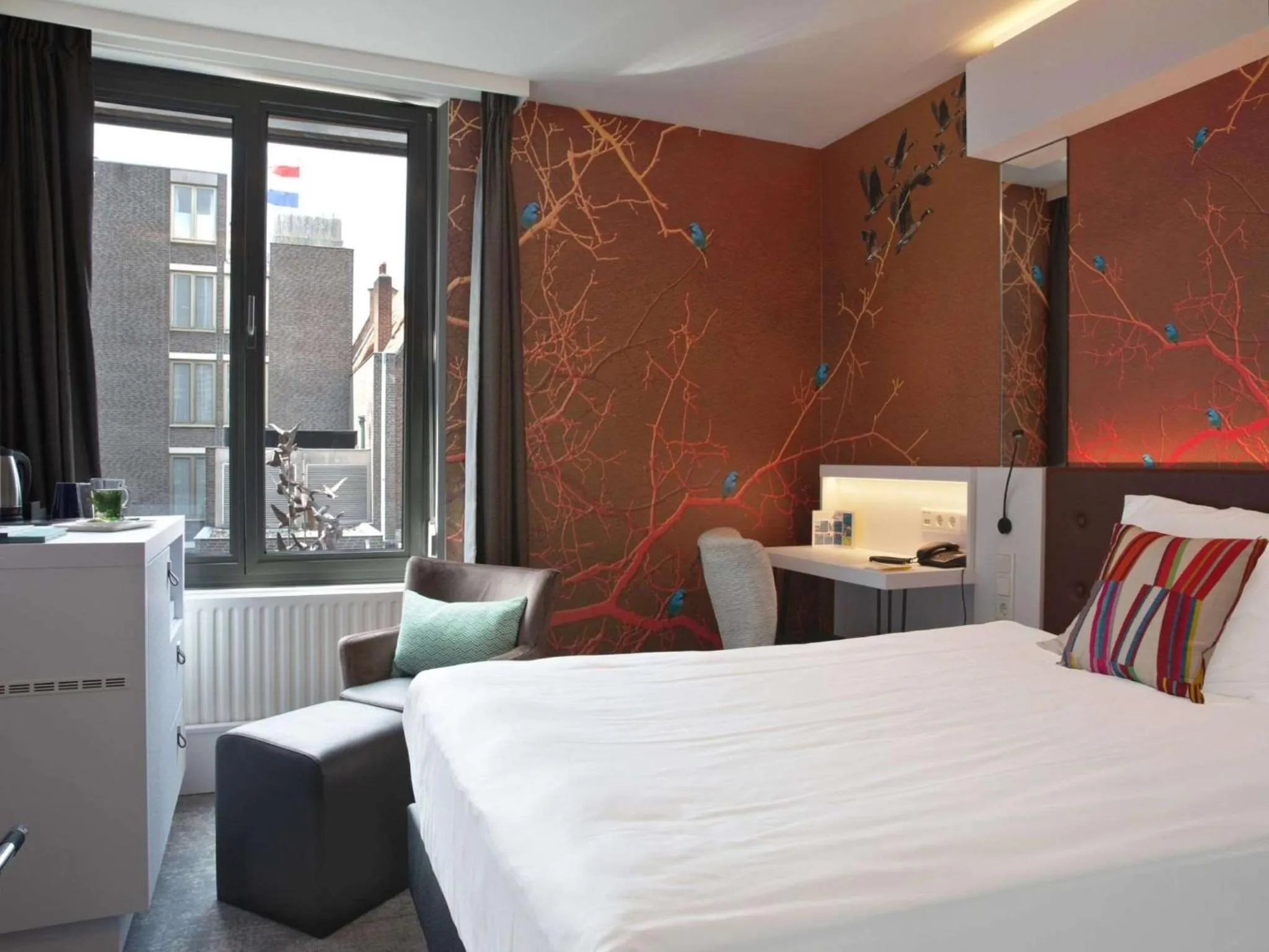 Bedroom, Bed in Golden Tulip Hotel Central