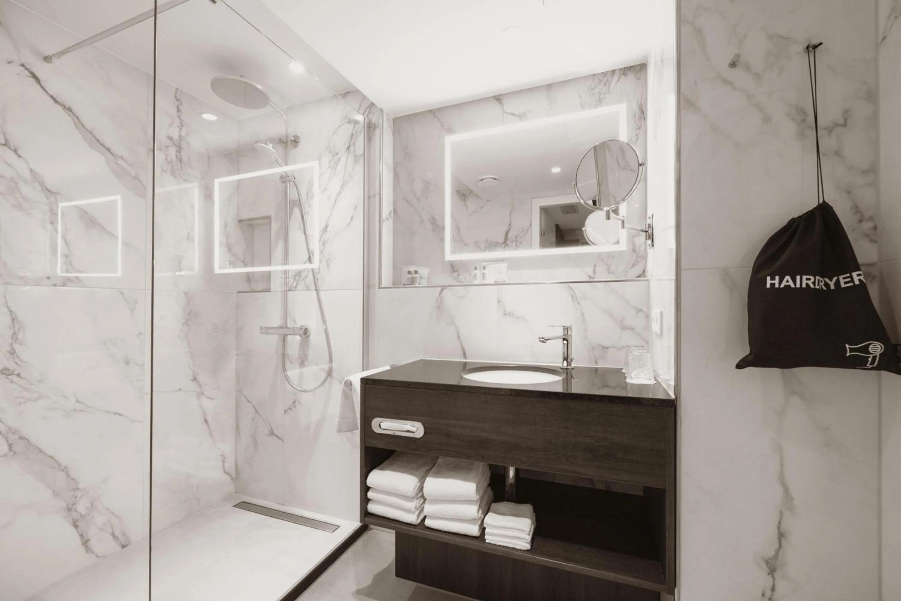 Bathroom in Golden Tulip Hotel Central