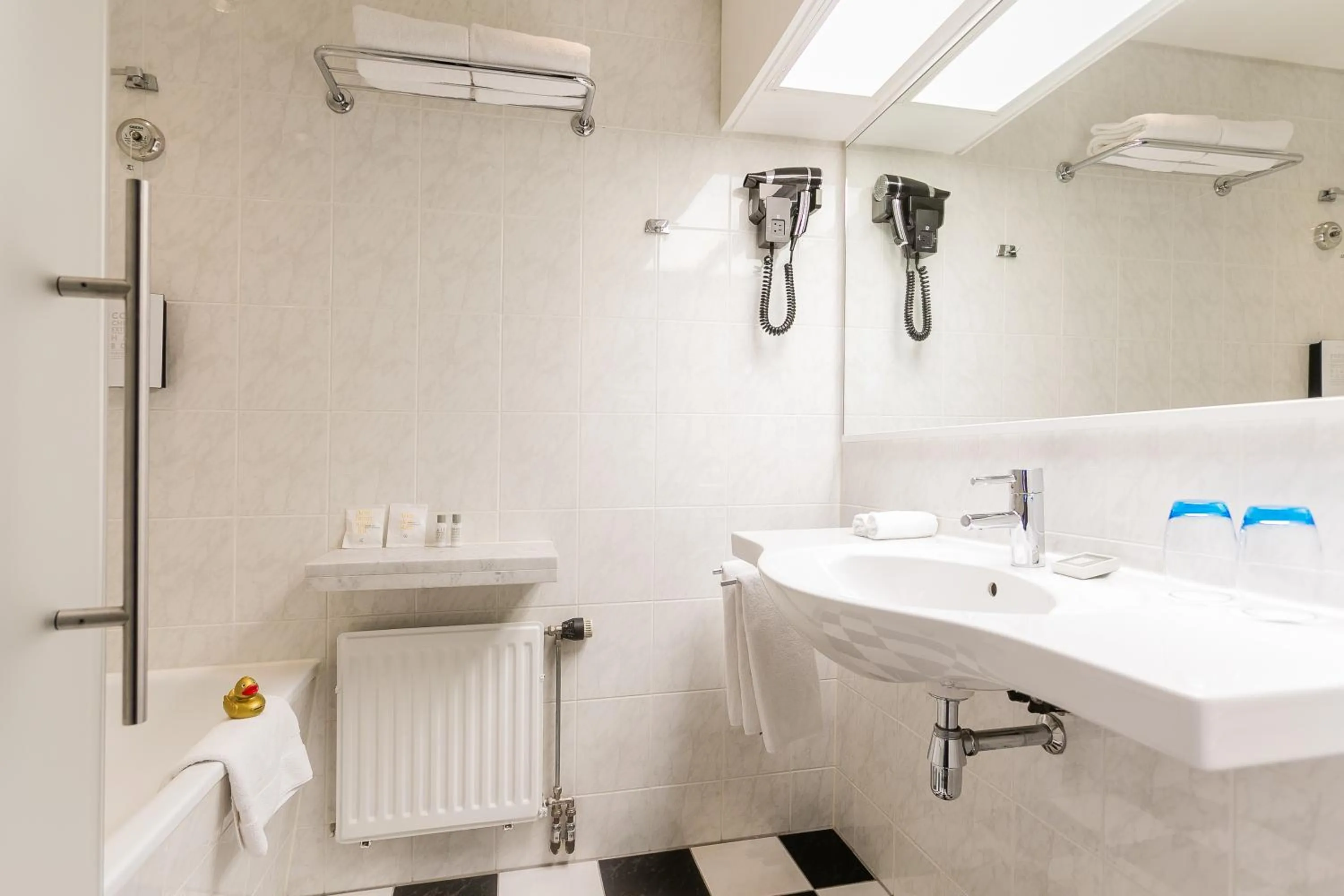 Toilet in Golden Tulip Hotel Central