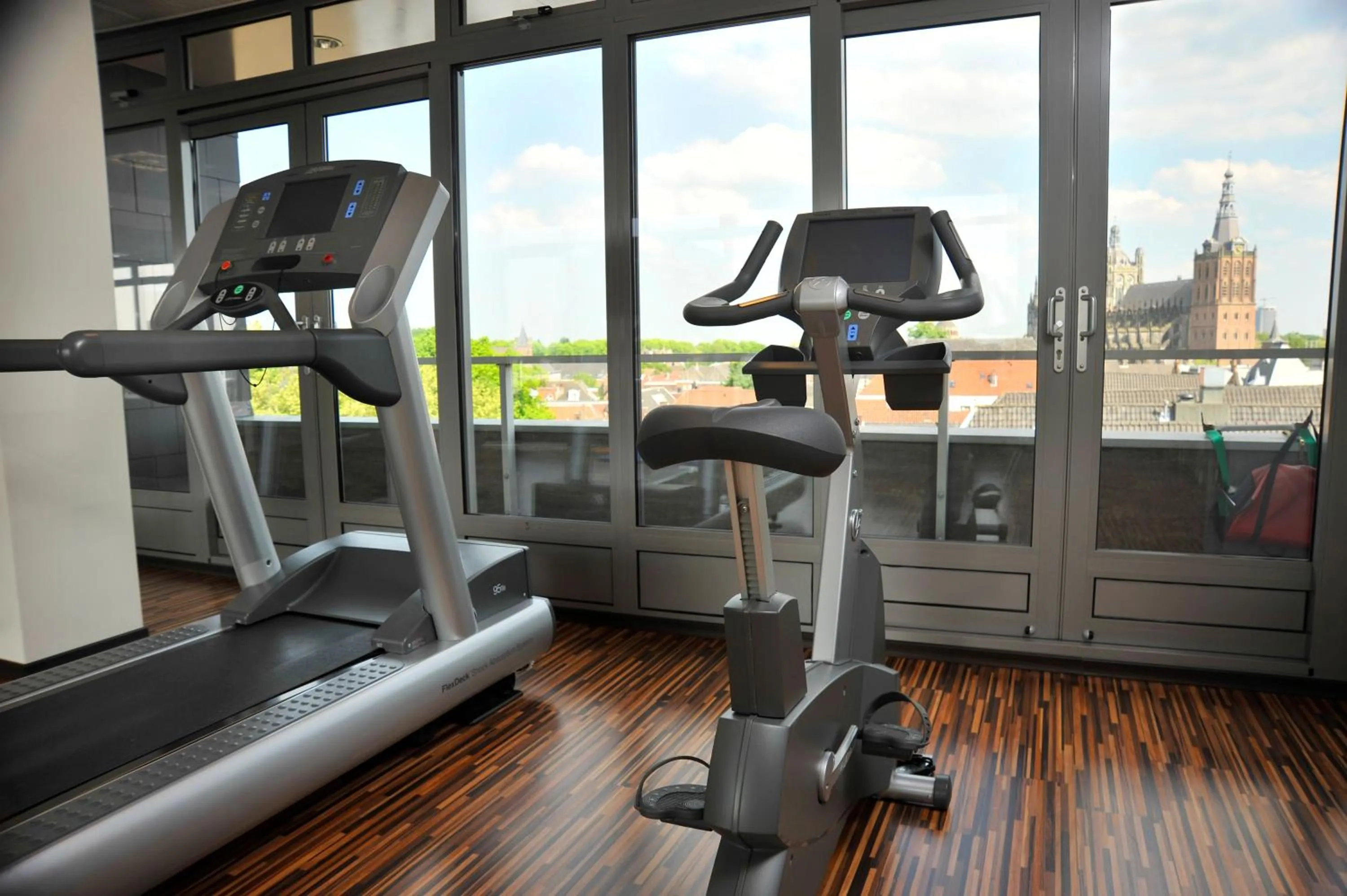 Fitness centre/facilities in Golden Tulip Hotel Central