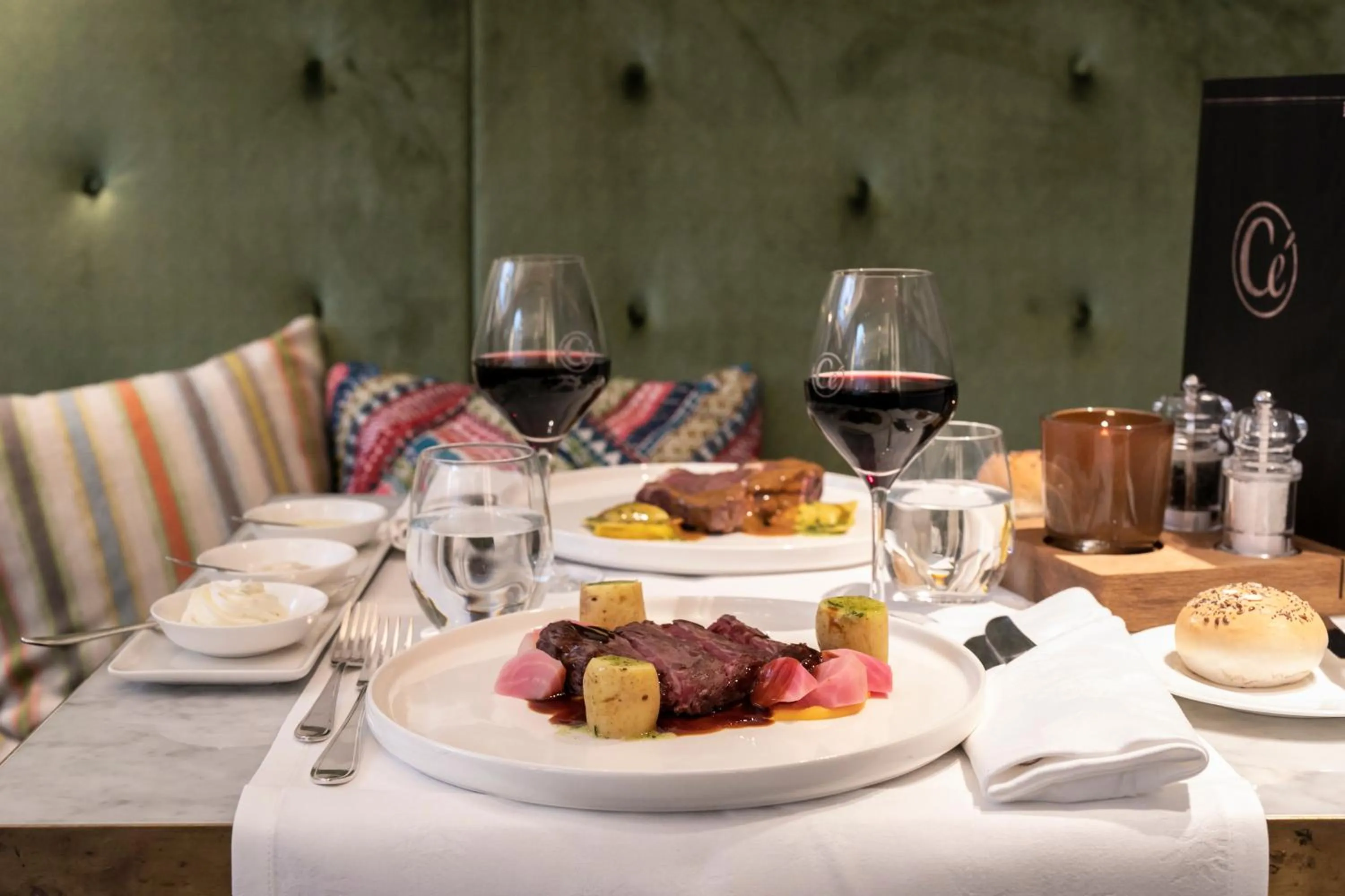 Restaurant/places to eat in Golden Tulip Hotel Central