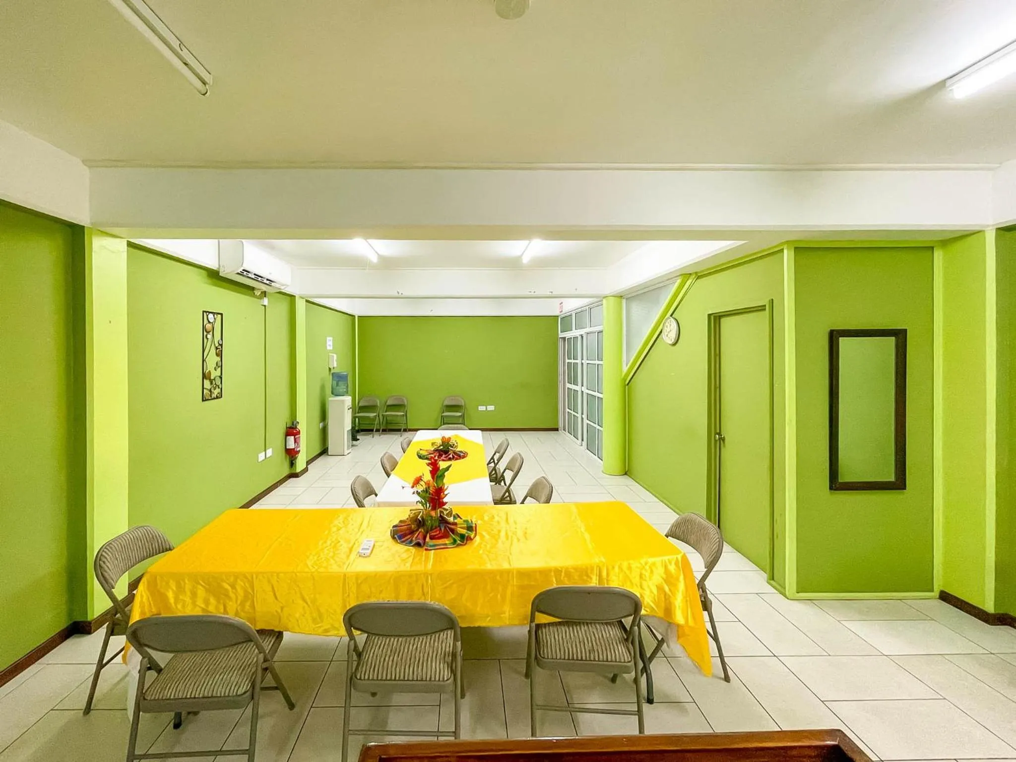 Meeting/conference room, Bed in La Flamboyant Hotel