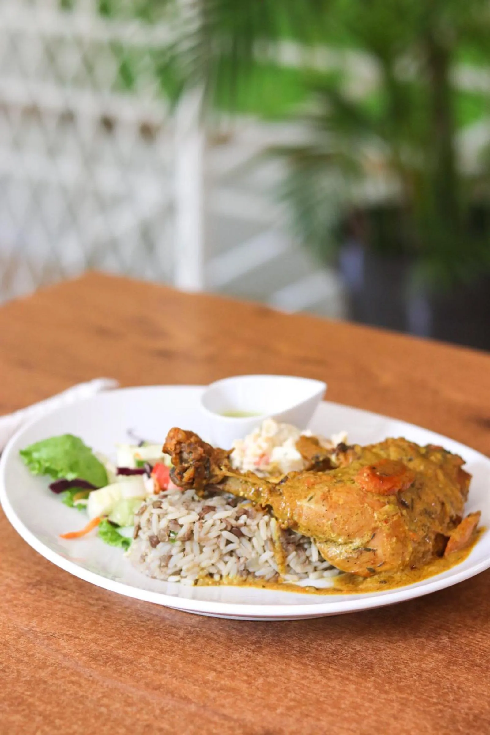 Restaurant/places to eat in La Flamboyant Hotel