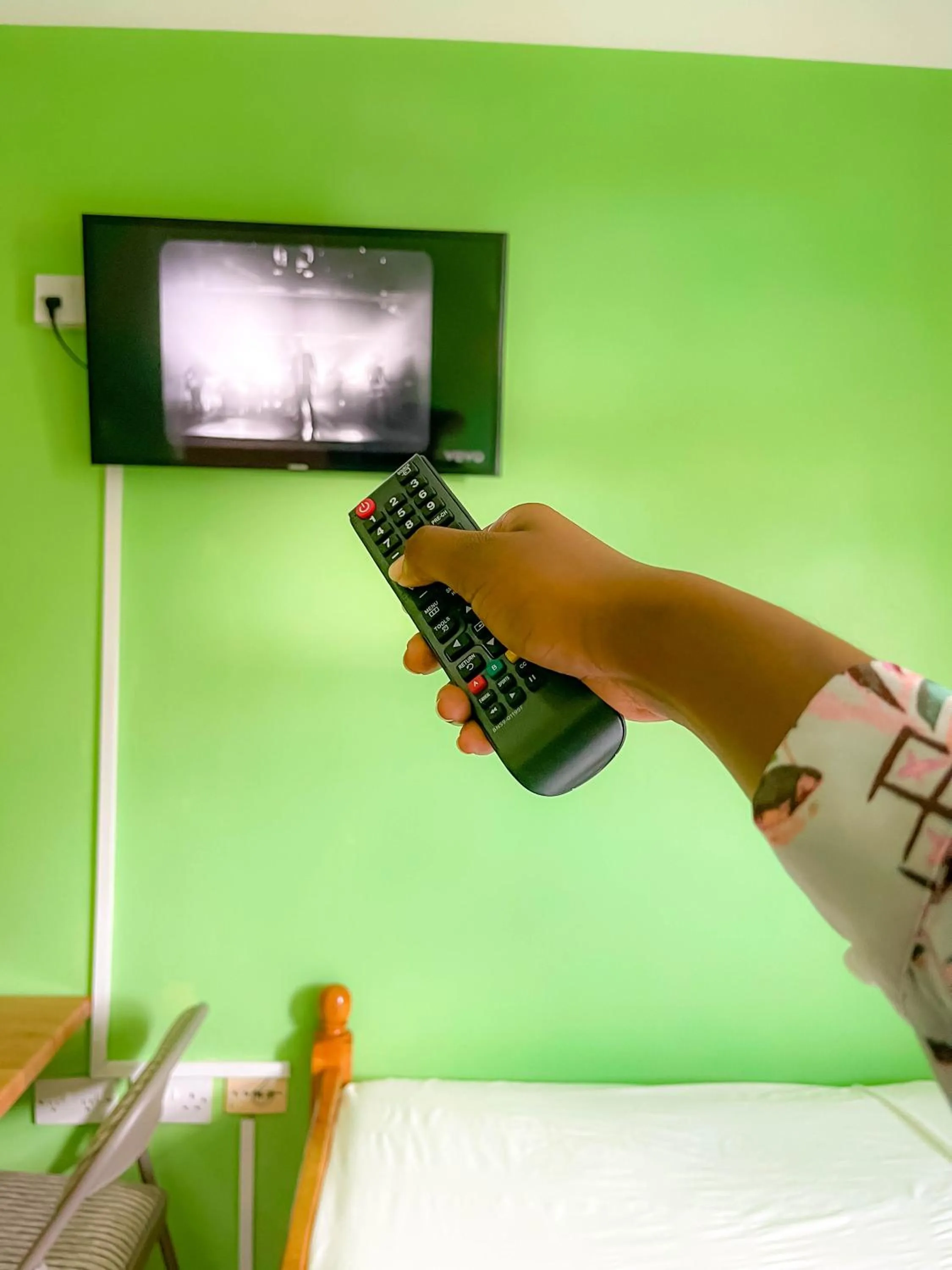 TV and multimedia in La Flamboyant Hotel