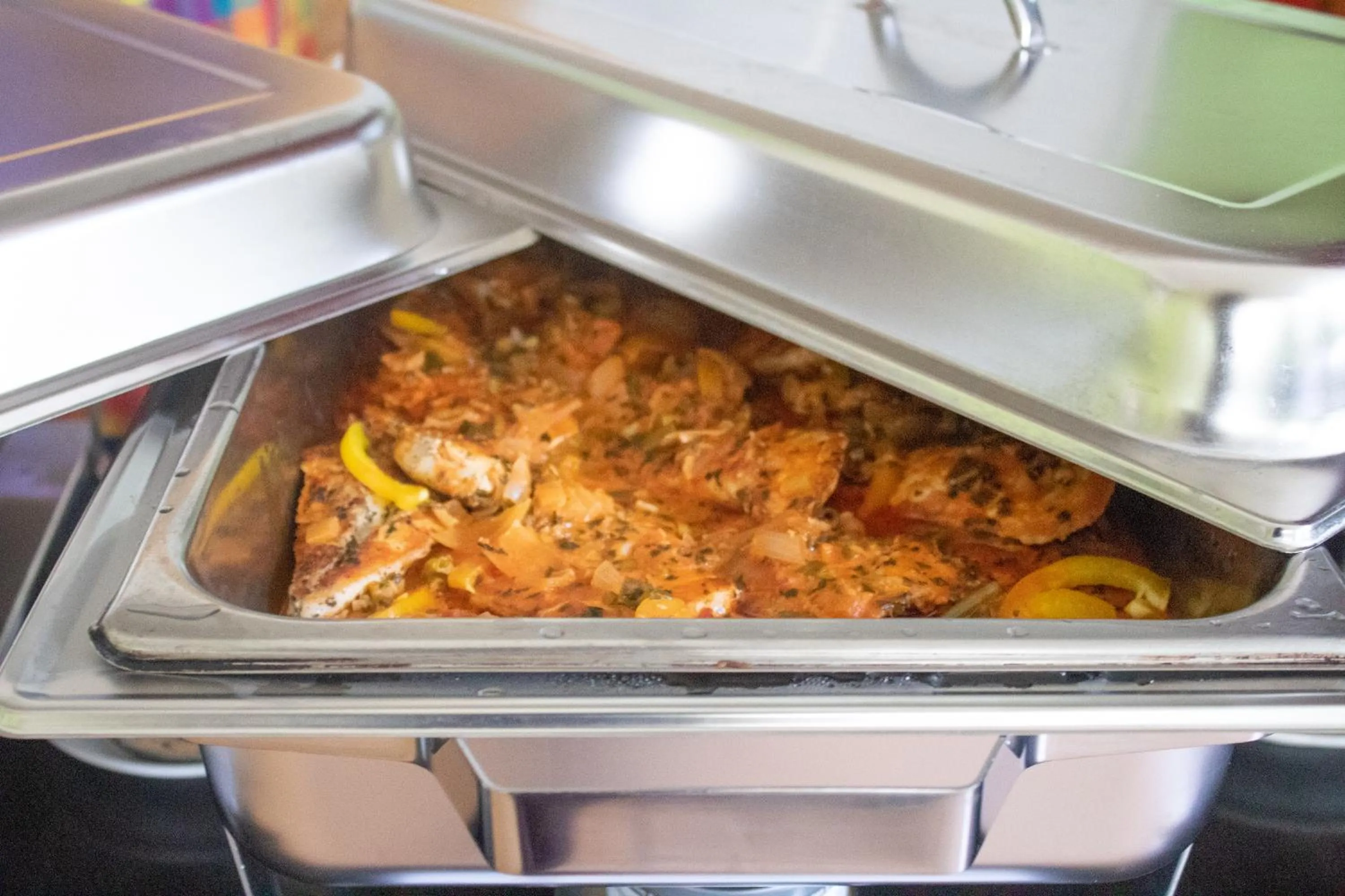 Restaurant/places to eat in La Flamboyant Hotel