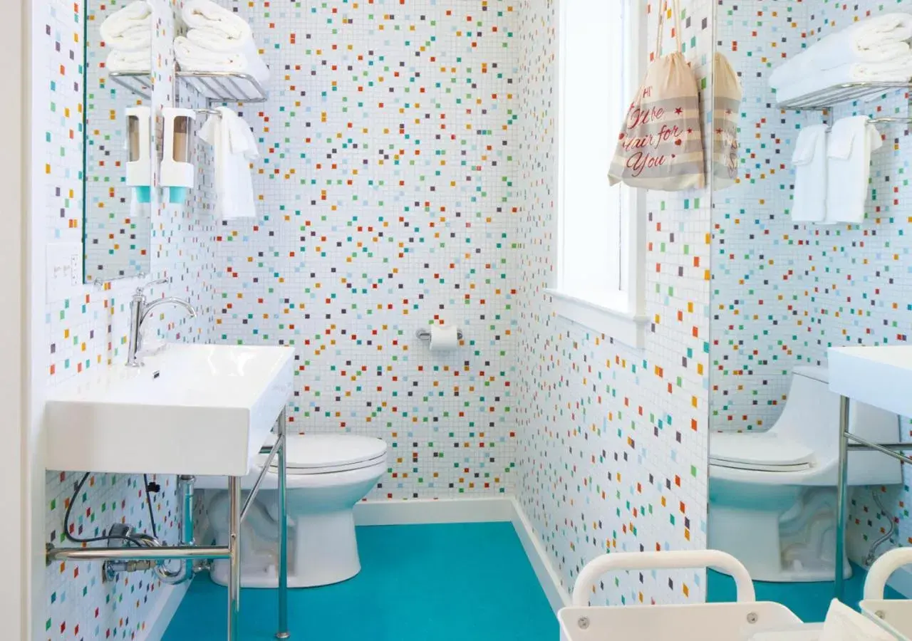 King Room in Little Mod Hotel at the University King Room in Little Mod Hotel at the University