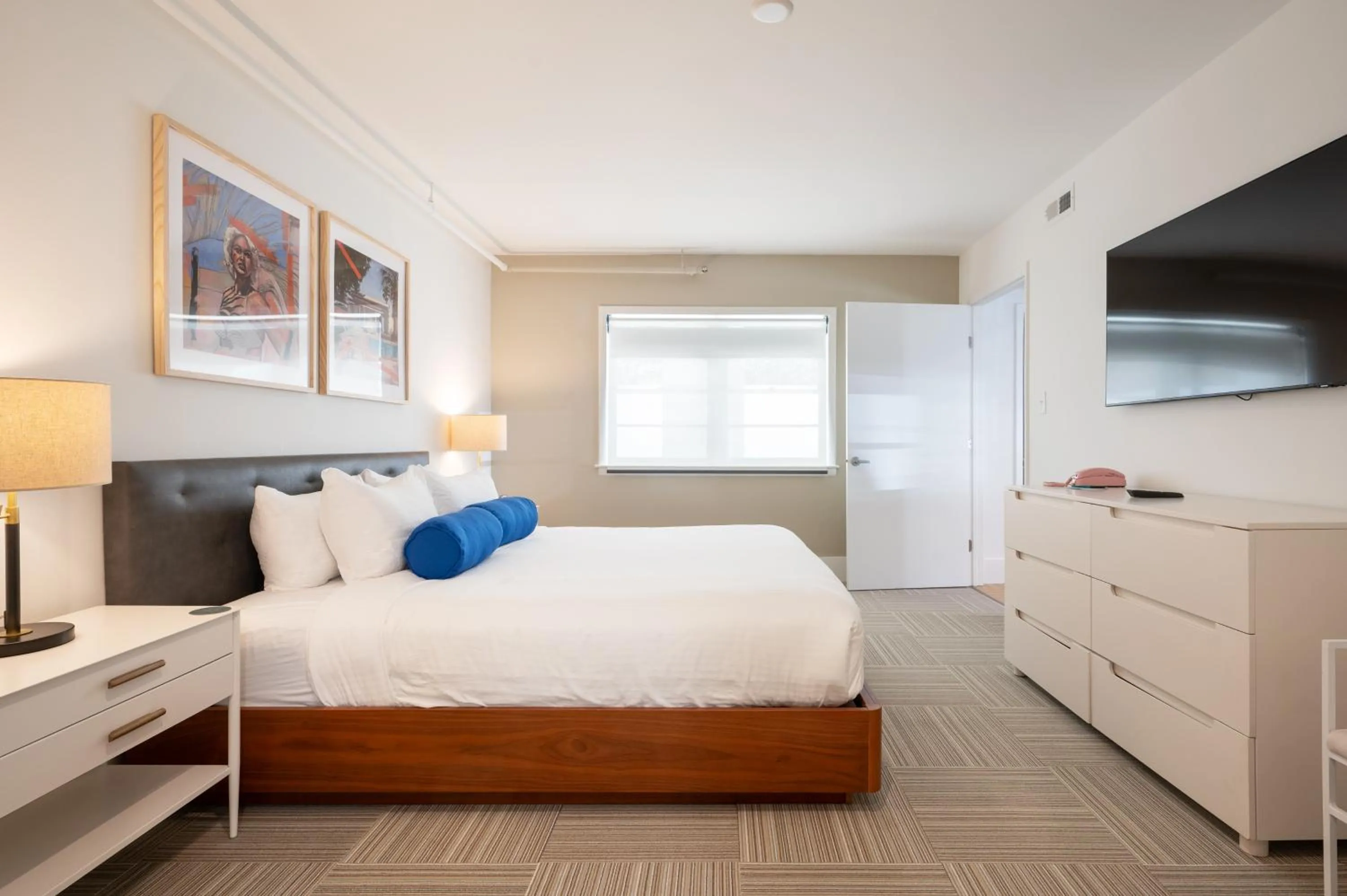 Bed in Little Mod Hotel at the University