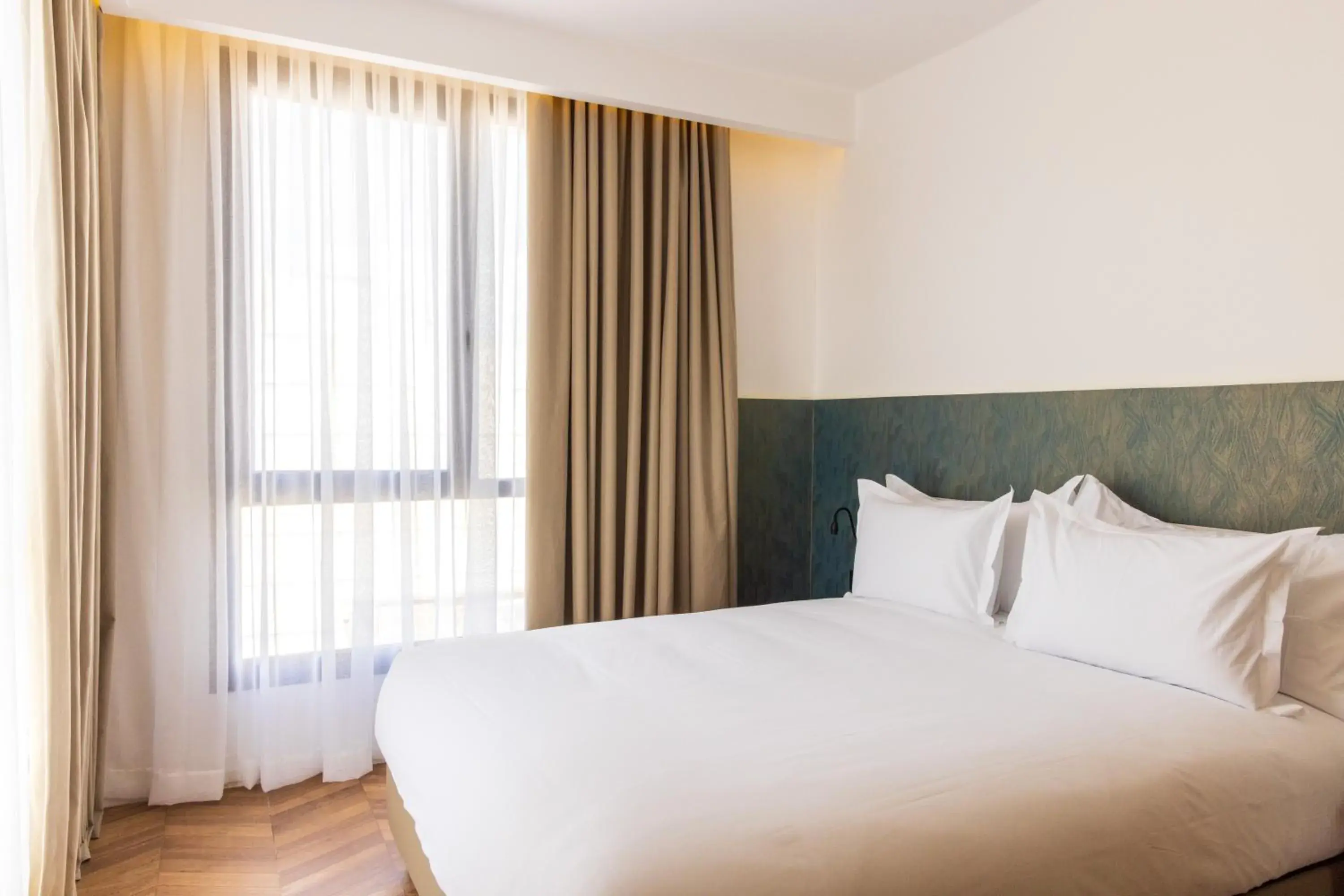 Standard Double Room - single occupancy in DIAGONAL HOTEL Standard Double Room - single occupancy in DIAGONAL HOTEL