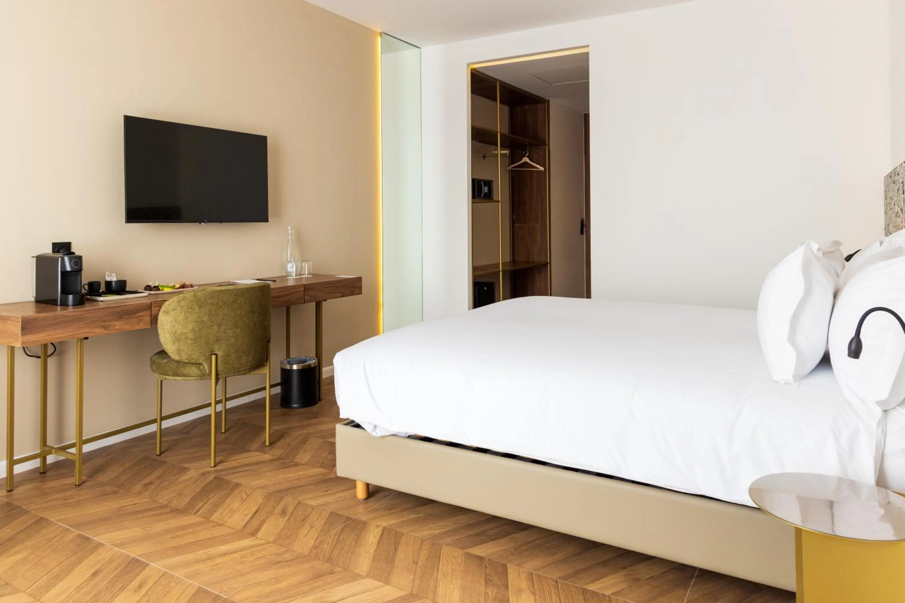 Bedroom, Bed in DIAGONAL HOTEL