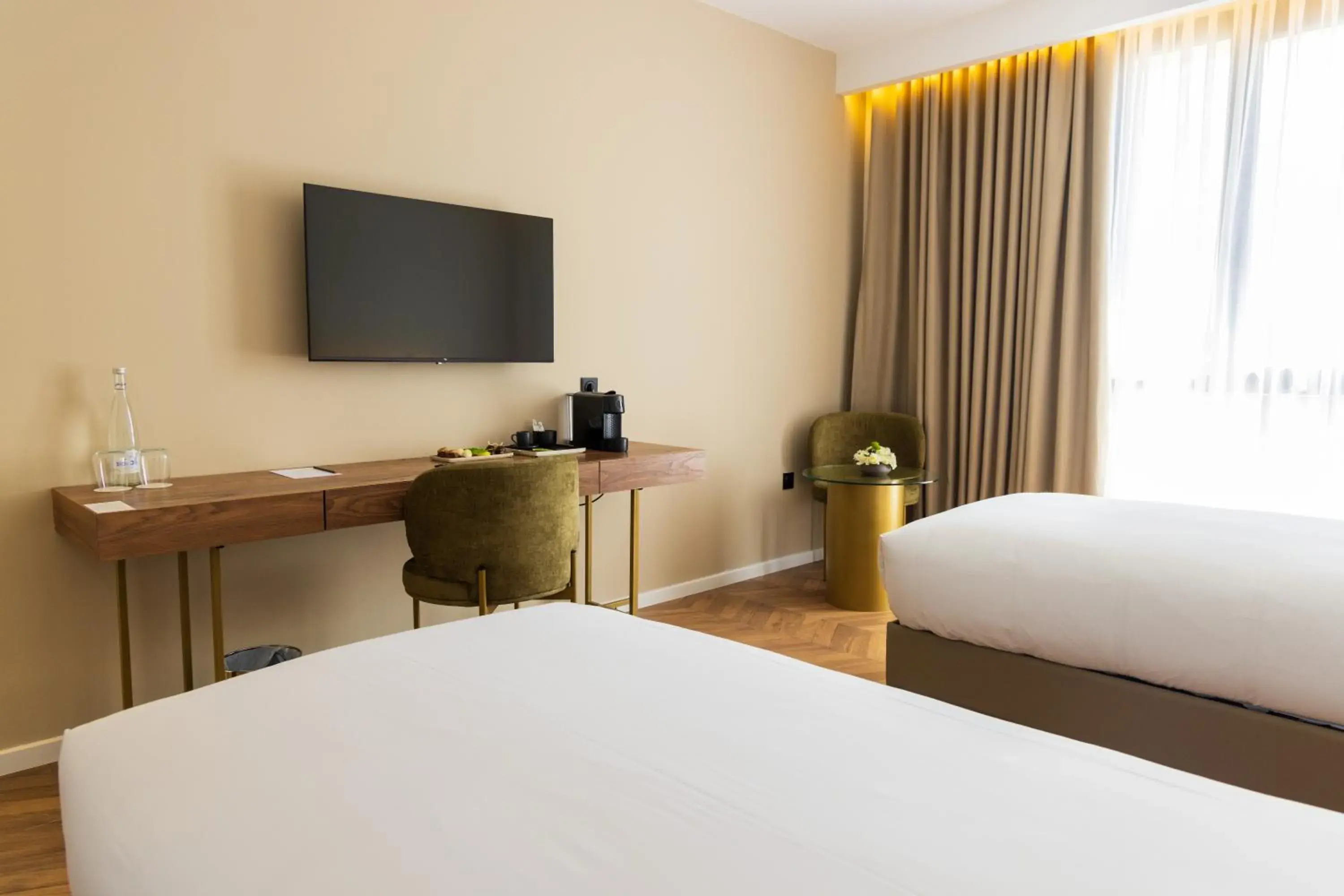 Deluxe Twin Room in DIAGONAL HOTEL Deluxe Twin Room in DIAGONAL HOTEL