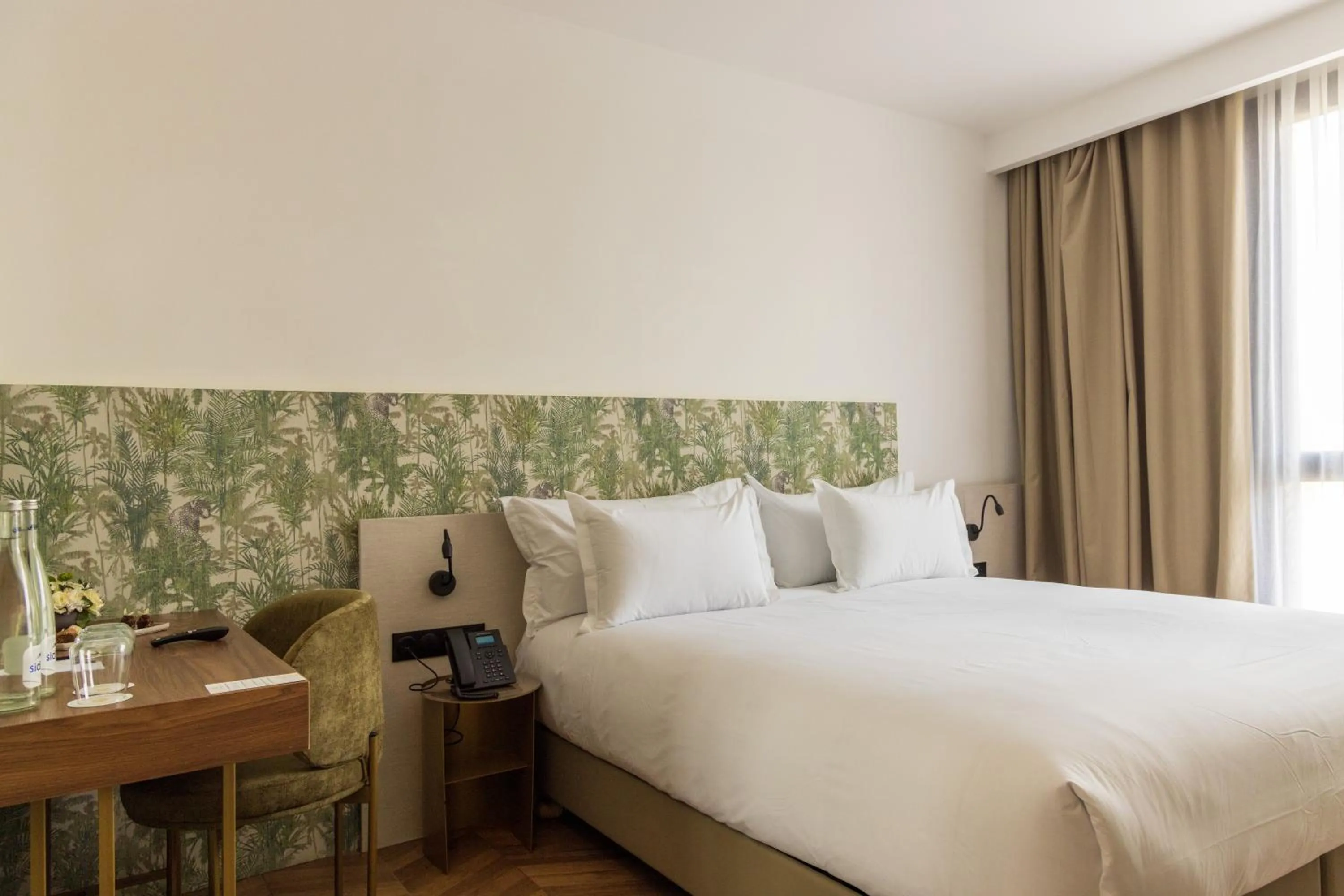 Bedroom, Bed in DIAGONAL HOTEL