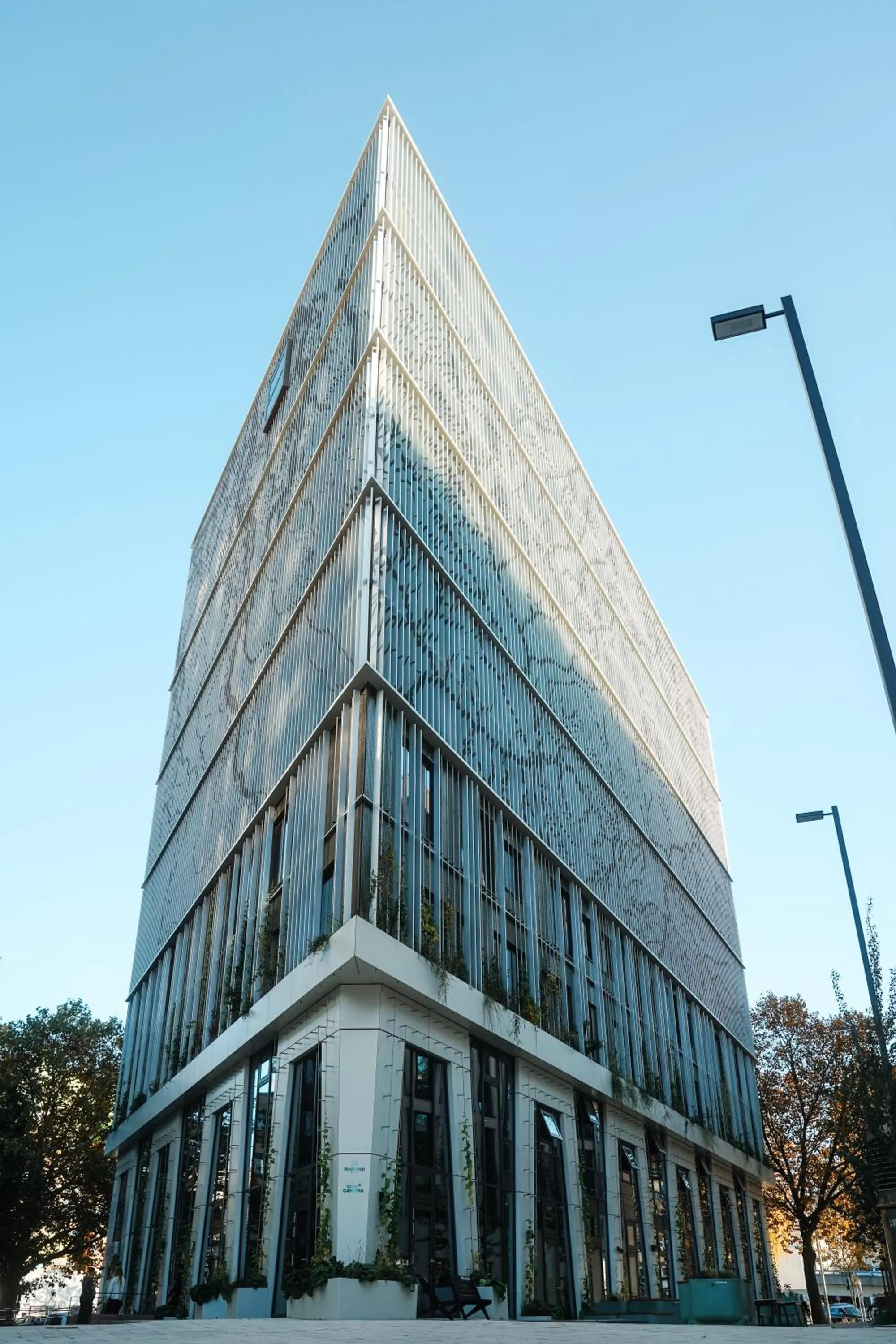 Property building in Villa Viva - ein Haus das Brunnen baut