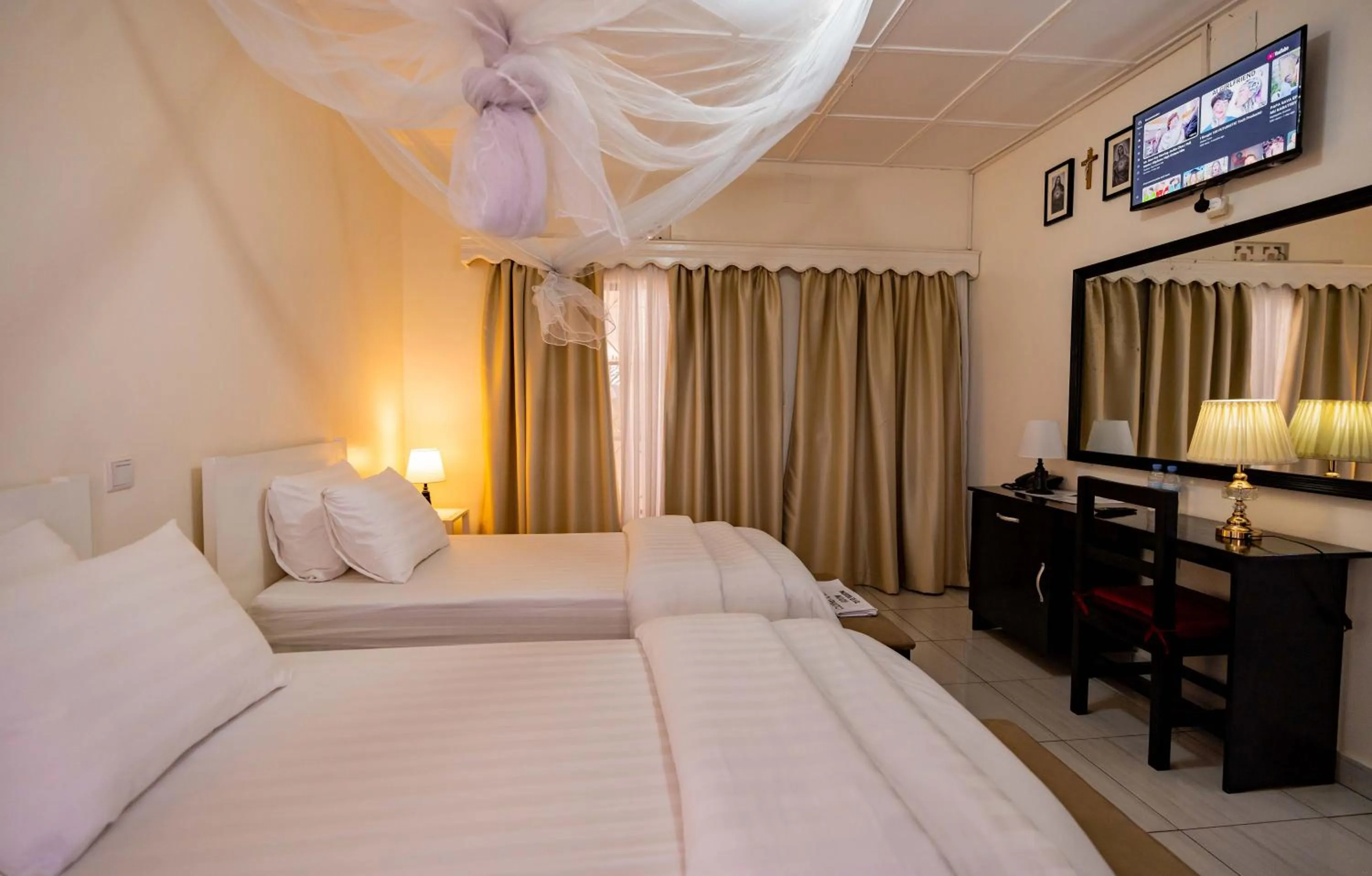 Bed in Blue Veil Villa Hotel