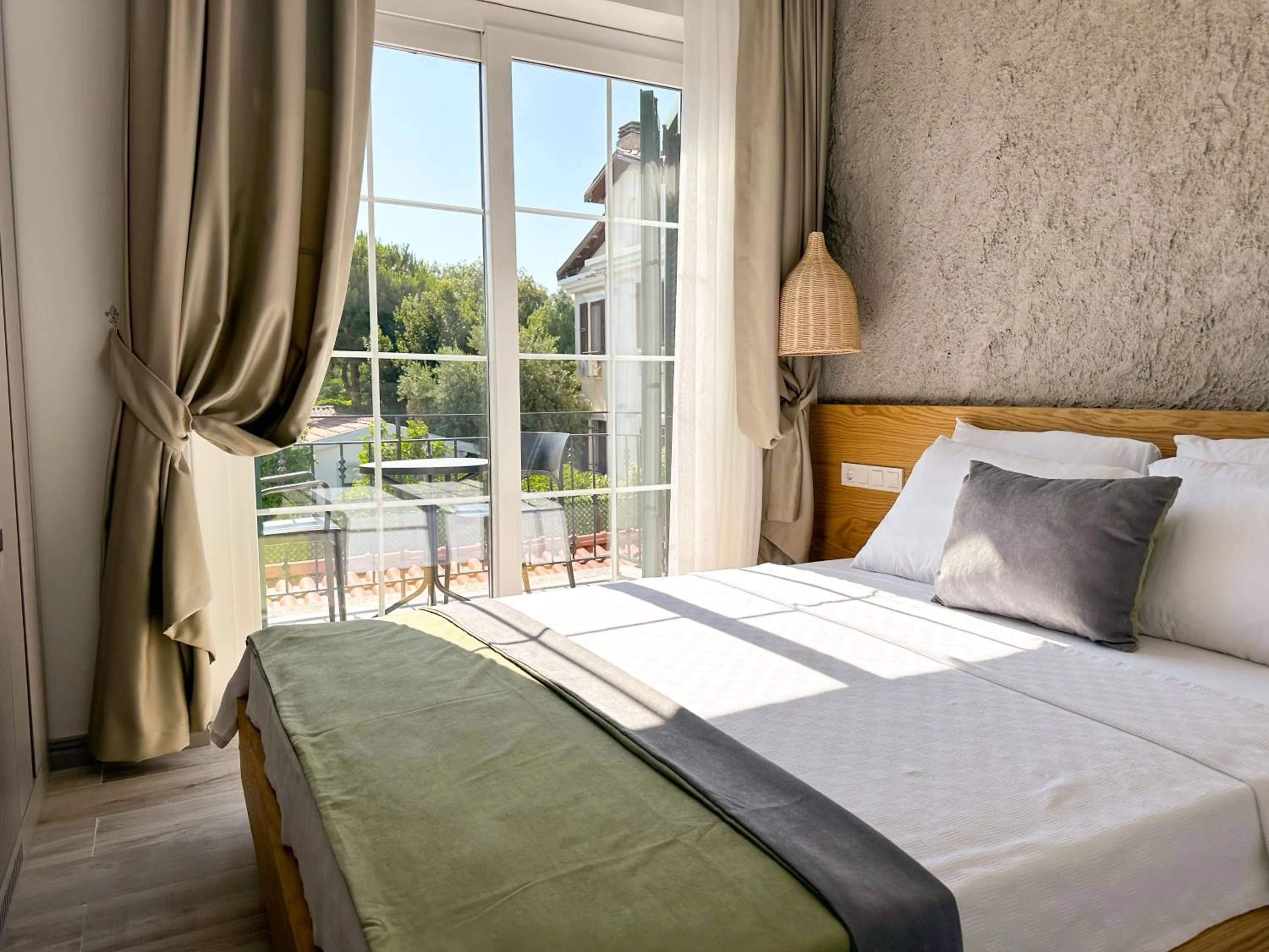 Balcony/Terrace, Bed in Müzeyyen Hanım Konağı Alaçatı