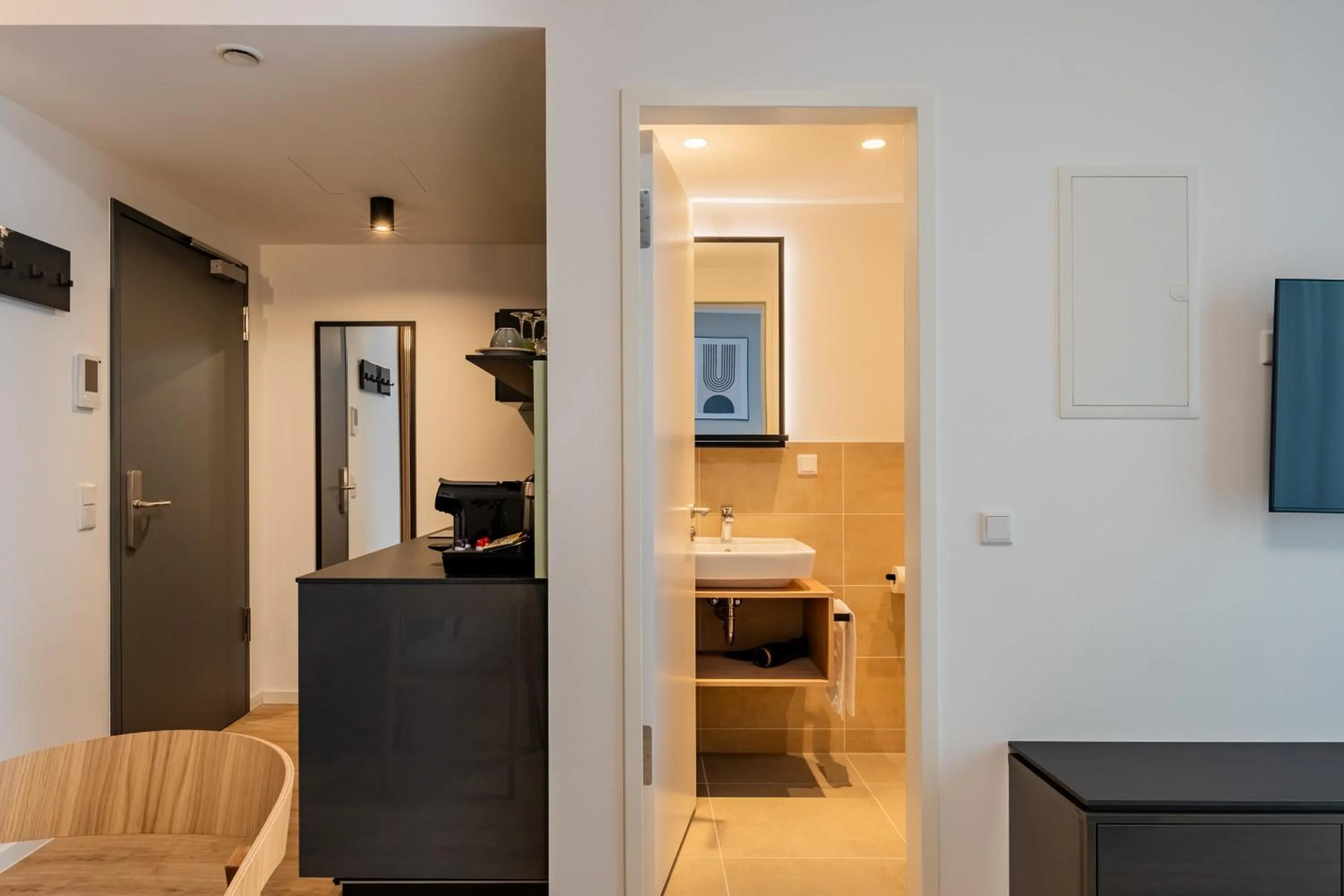 Photo of the whole room in Nena Apartments Berlin Adlershof