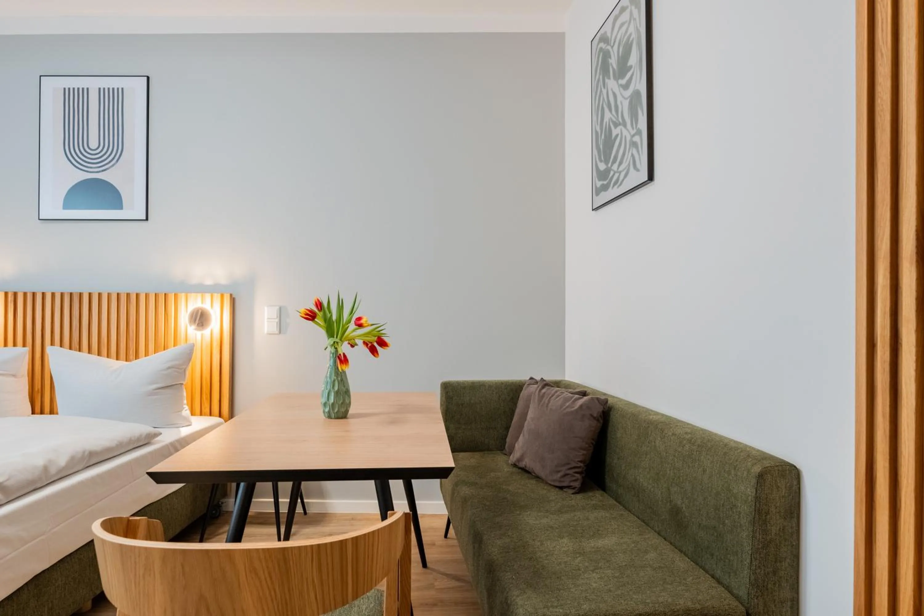 Photo of the whole room in Nena Apartments Berlin Adlershof