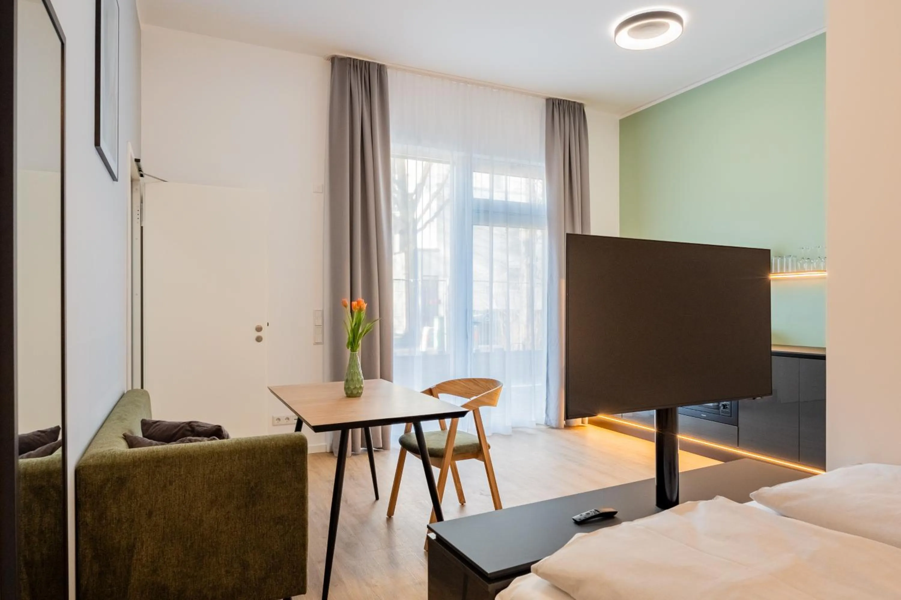 Photo of the whole room in Nena Apartments Berlin Adlershof