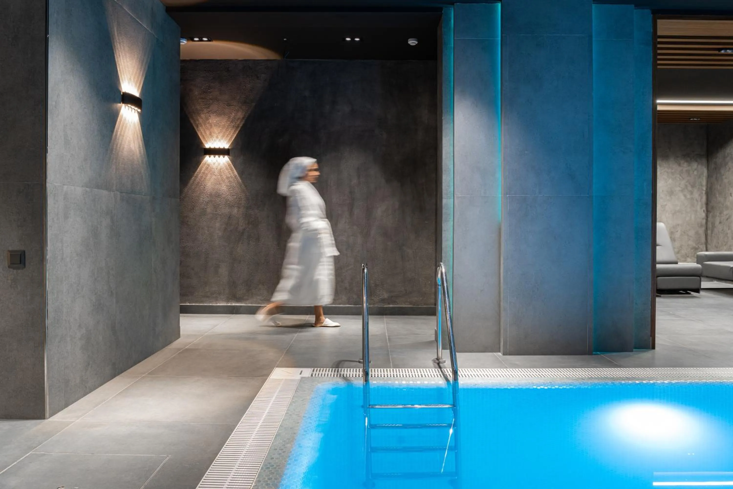 Swimming pool in Europe Hotel Tashkent