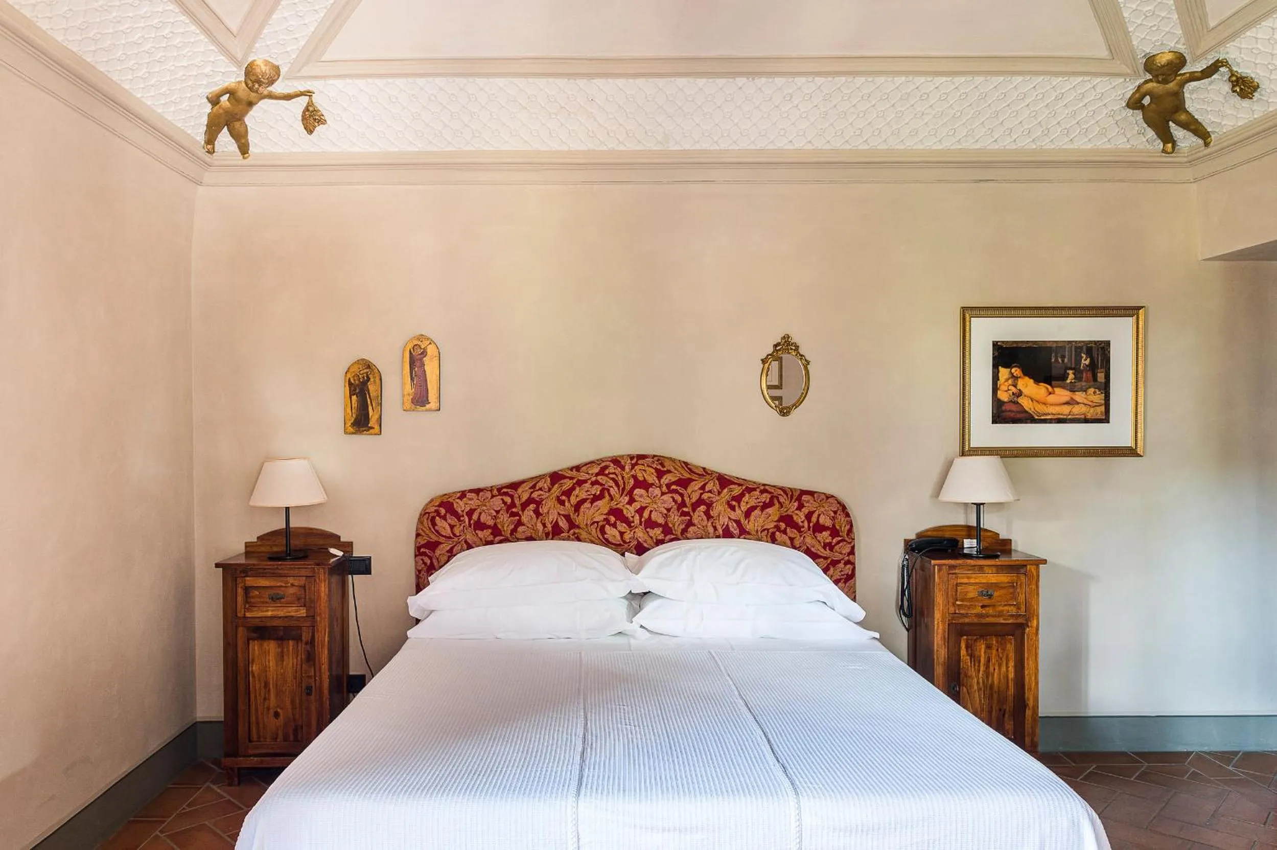 Bed in Villa Delia Hotel and Cooking School