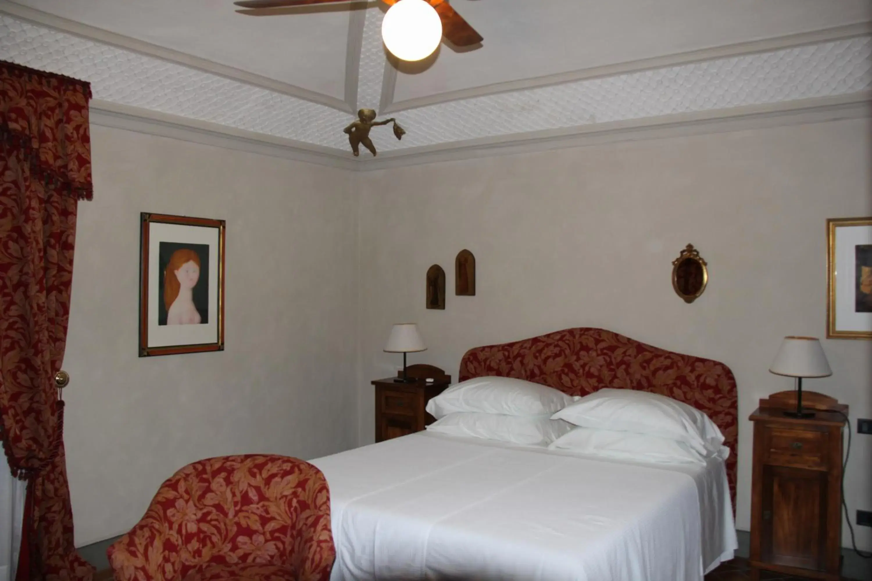 Large Double Room in Villa Delia Hotel and Cooking School Large Double Room in Villa Delia Hotel and Cooking School