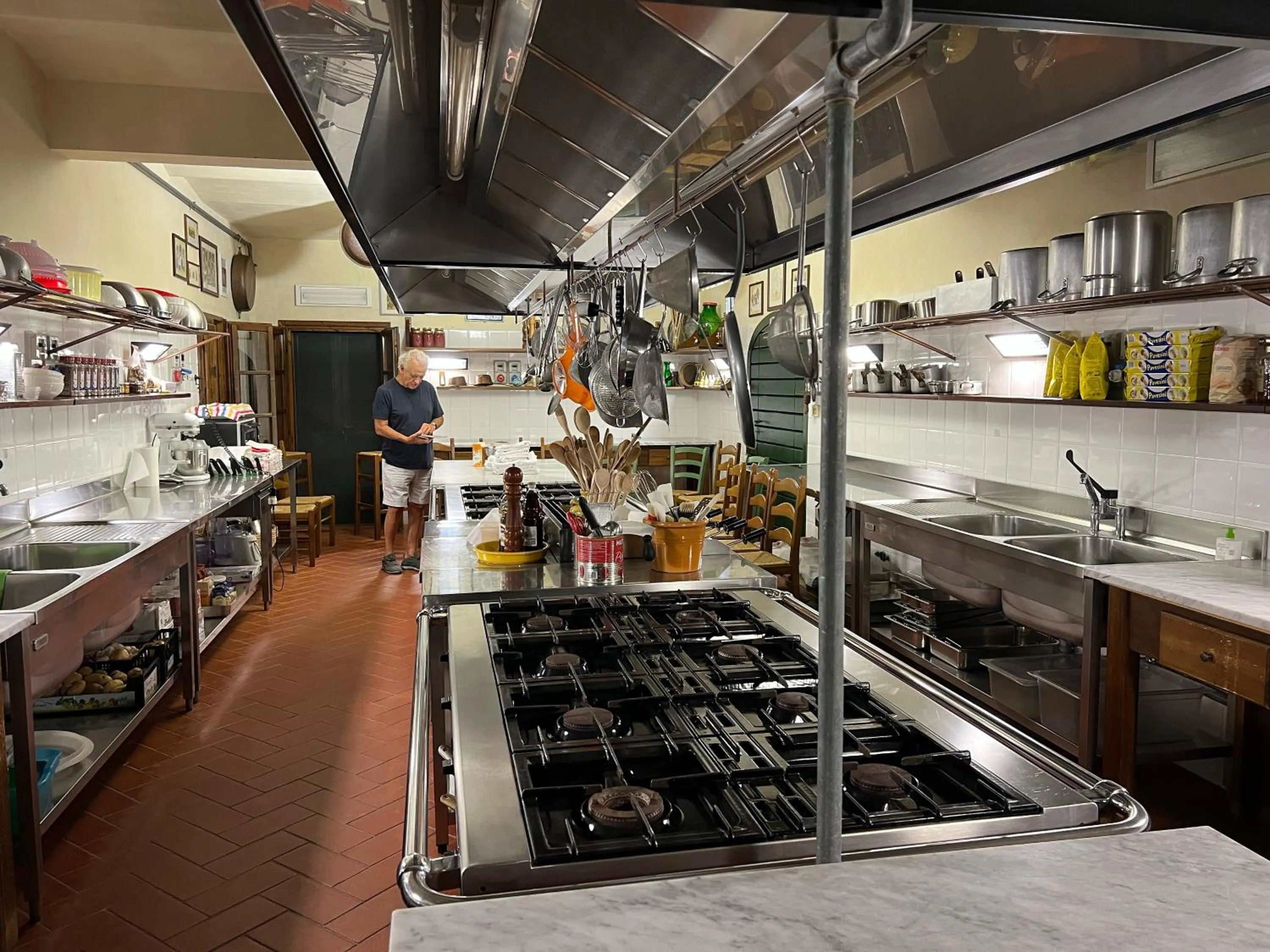 Kitchen or kitchenette in Villa Delia Hotel and Cooking School