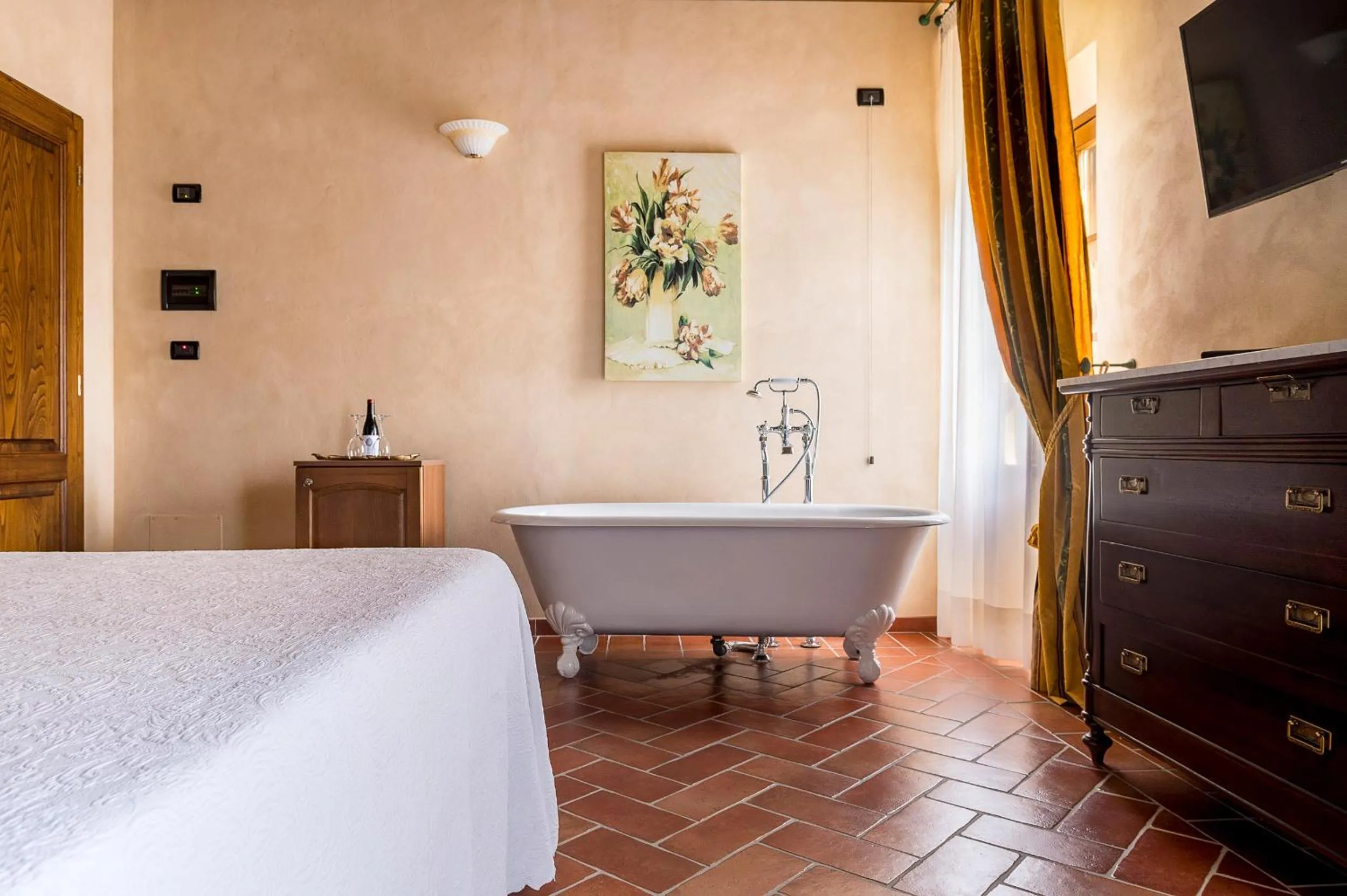 Bed in Villa Delia Hotel and Cooking School