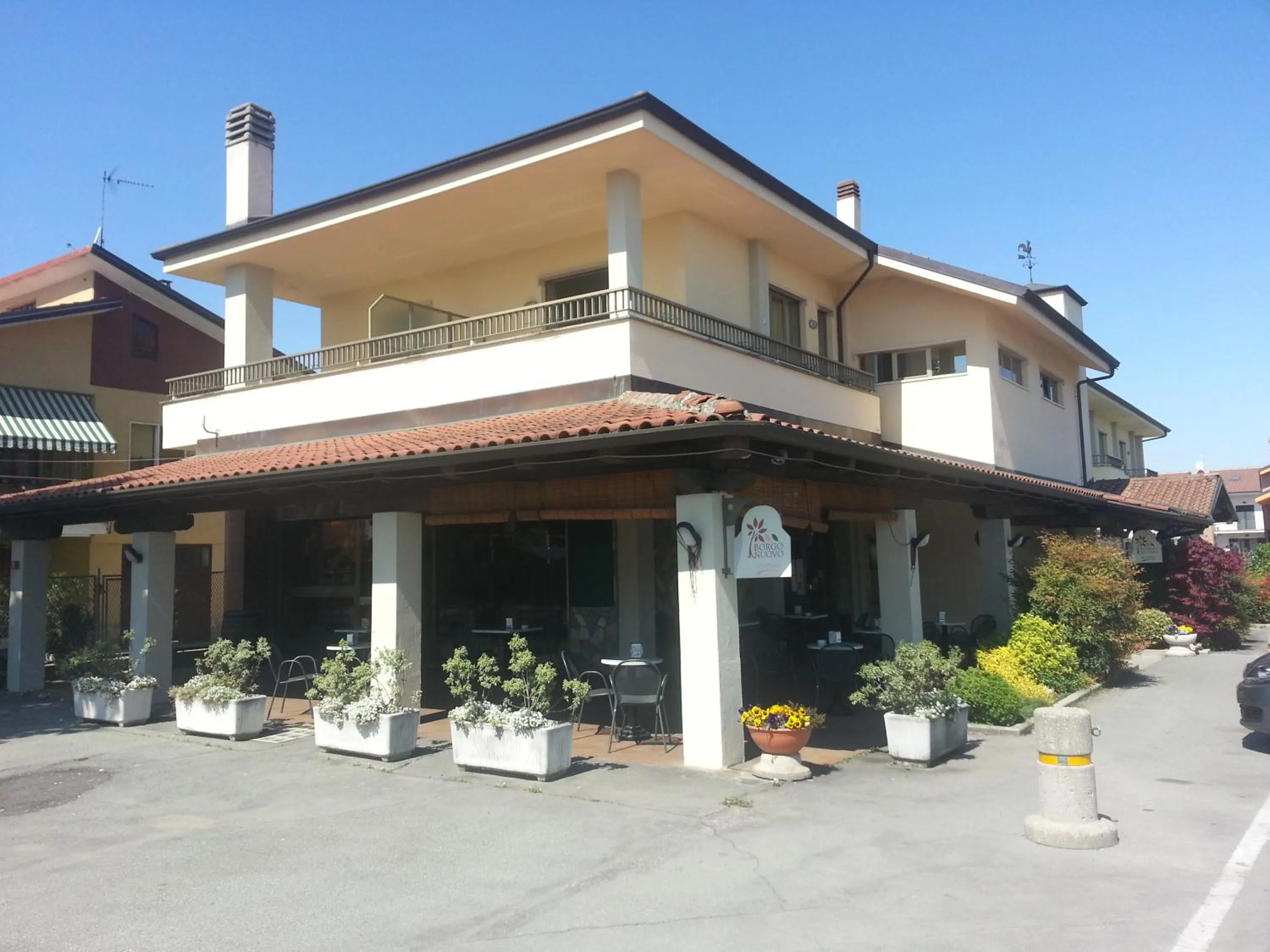 Facade/entrance in Borgonuovo