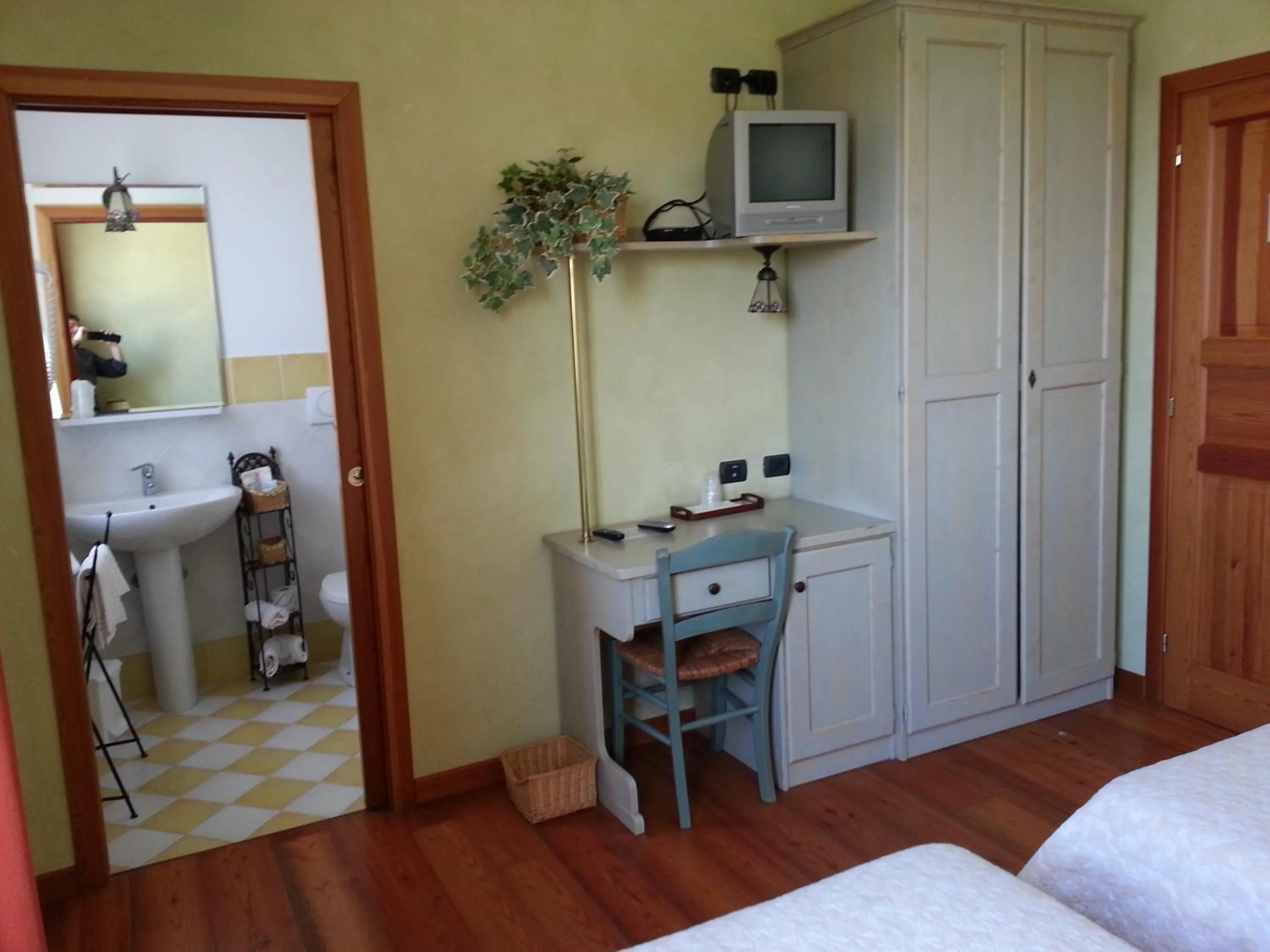 Decorative detail, Bed in Borgonuovo