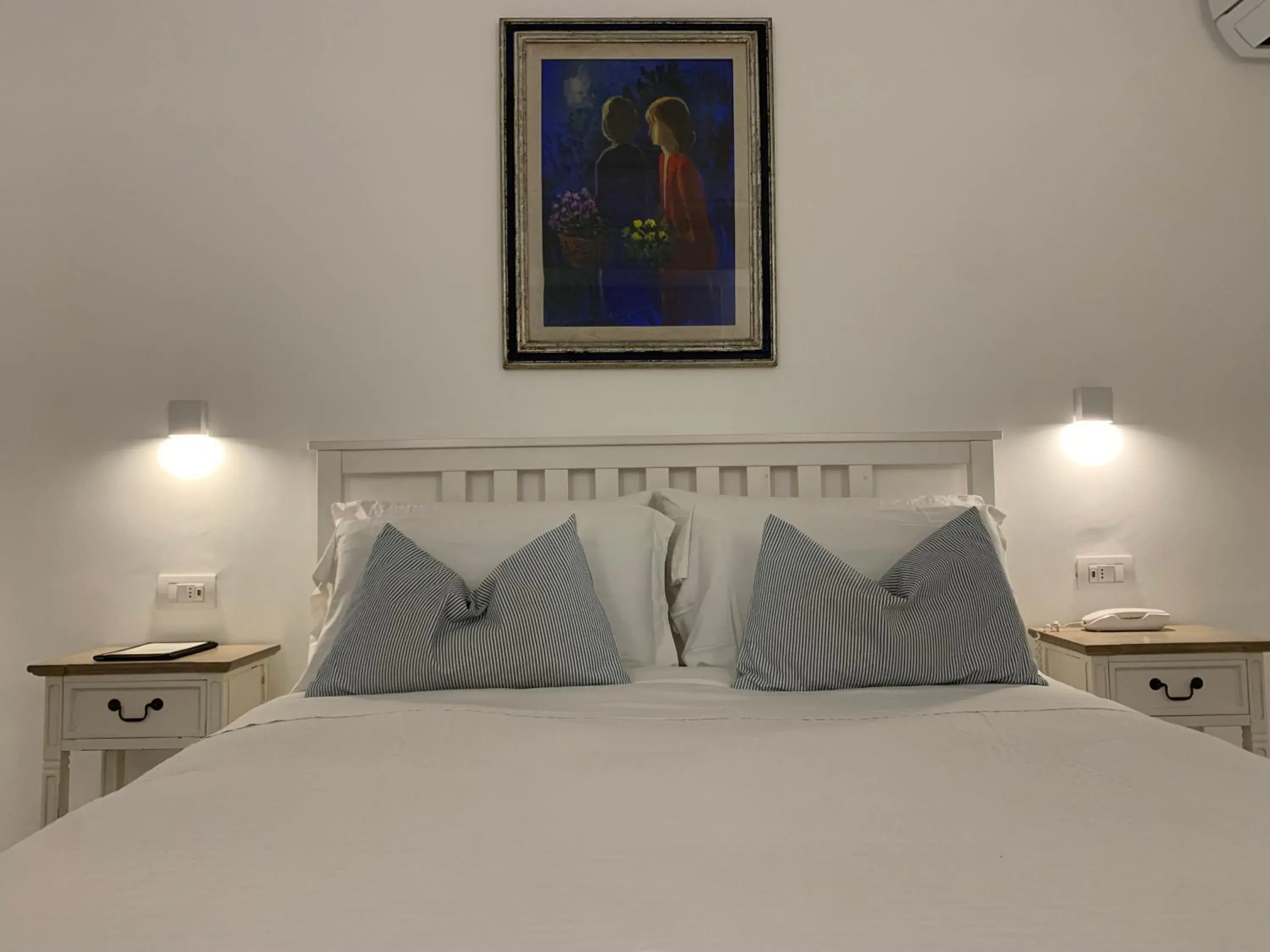 Deluxe Double Room with Side Sea View in Bettola del Re home boutique b&b Deluxe Double Room with Side Sea View in Bettola del Re home boutique b&b