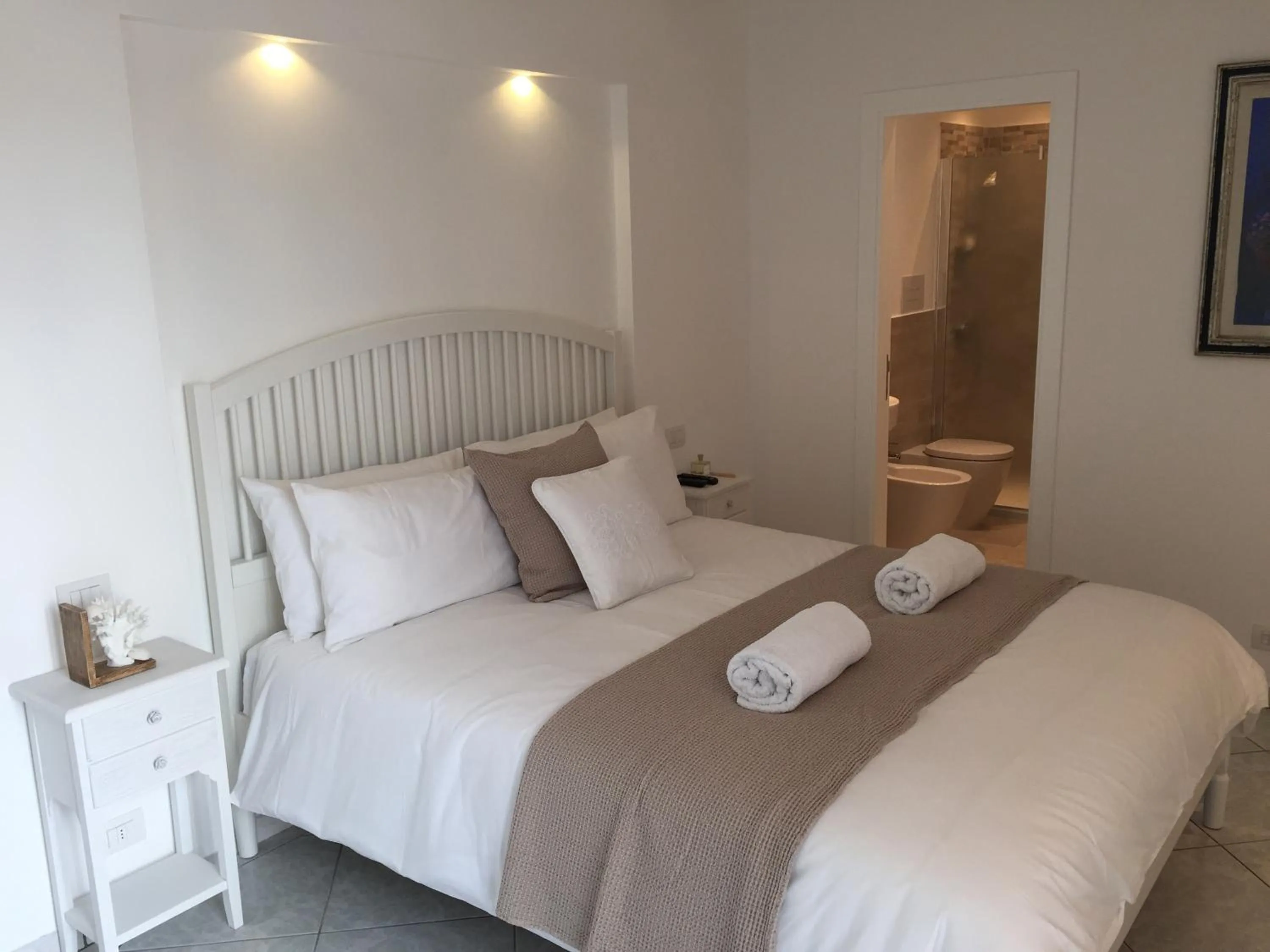 Bathroom, Bed in Bettola del Re home boutique b&b