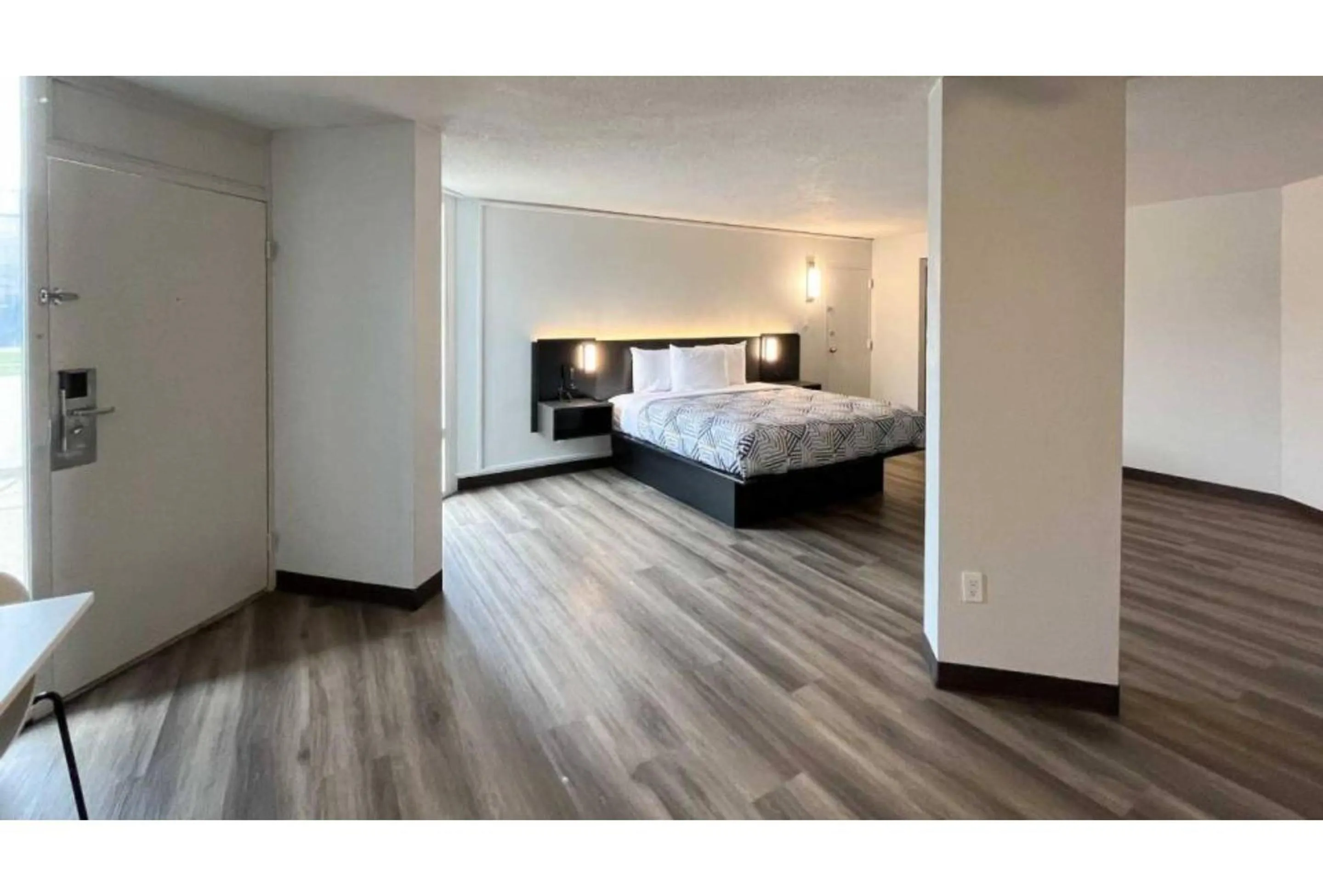 Bedroom, Bed in Studio 6 Nacogdoches TX SFA University