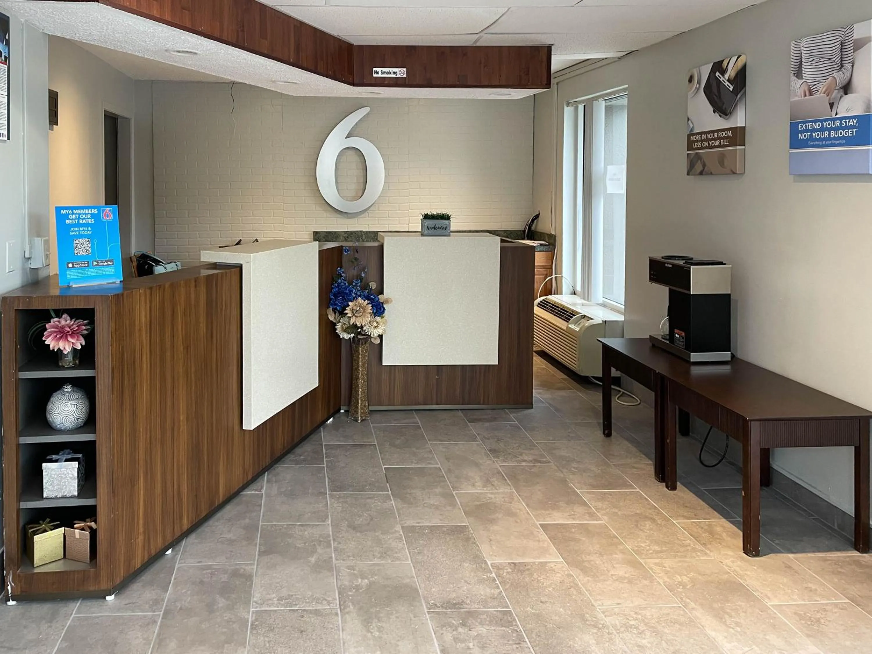 Lobby or reception in Suites Wytheville VA