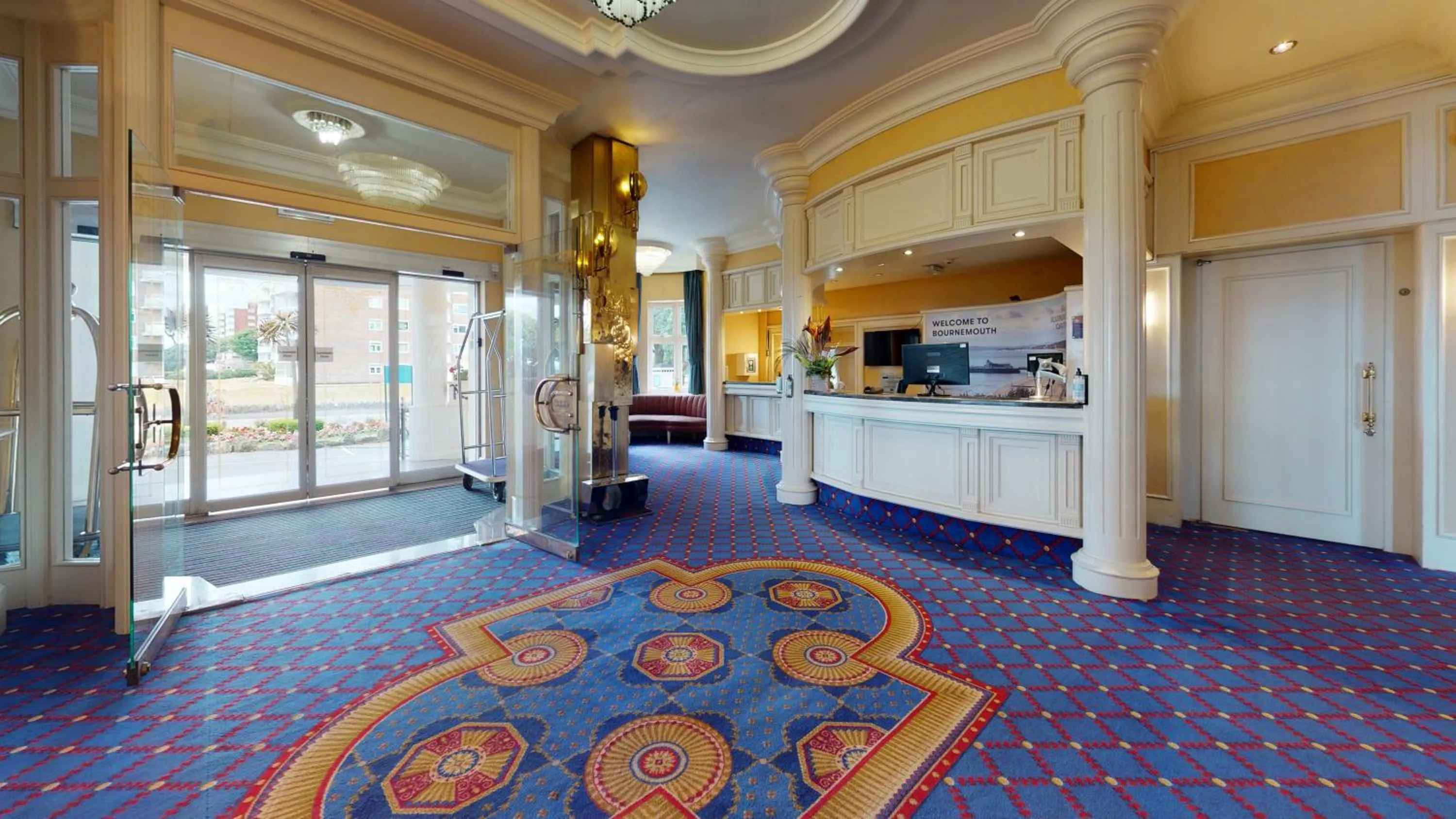Lobby or reception in Bournemouth Carlton Hotel, BW Signature Collection