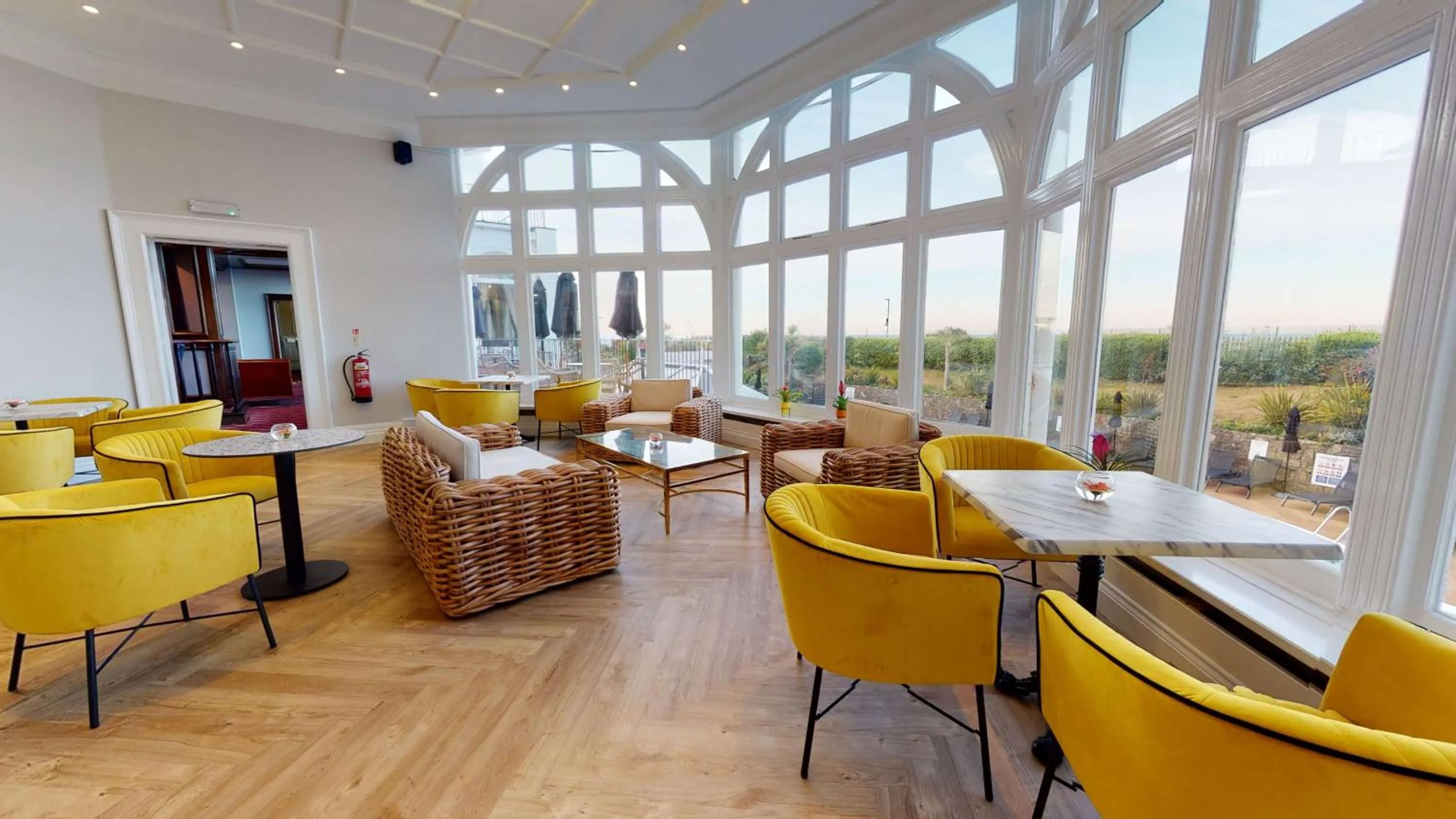 Lounge or bar in Bournemouth Carlton Hotel, BW Signature Collection