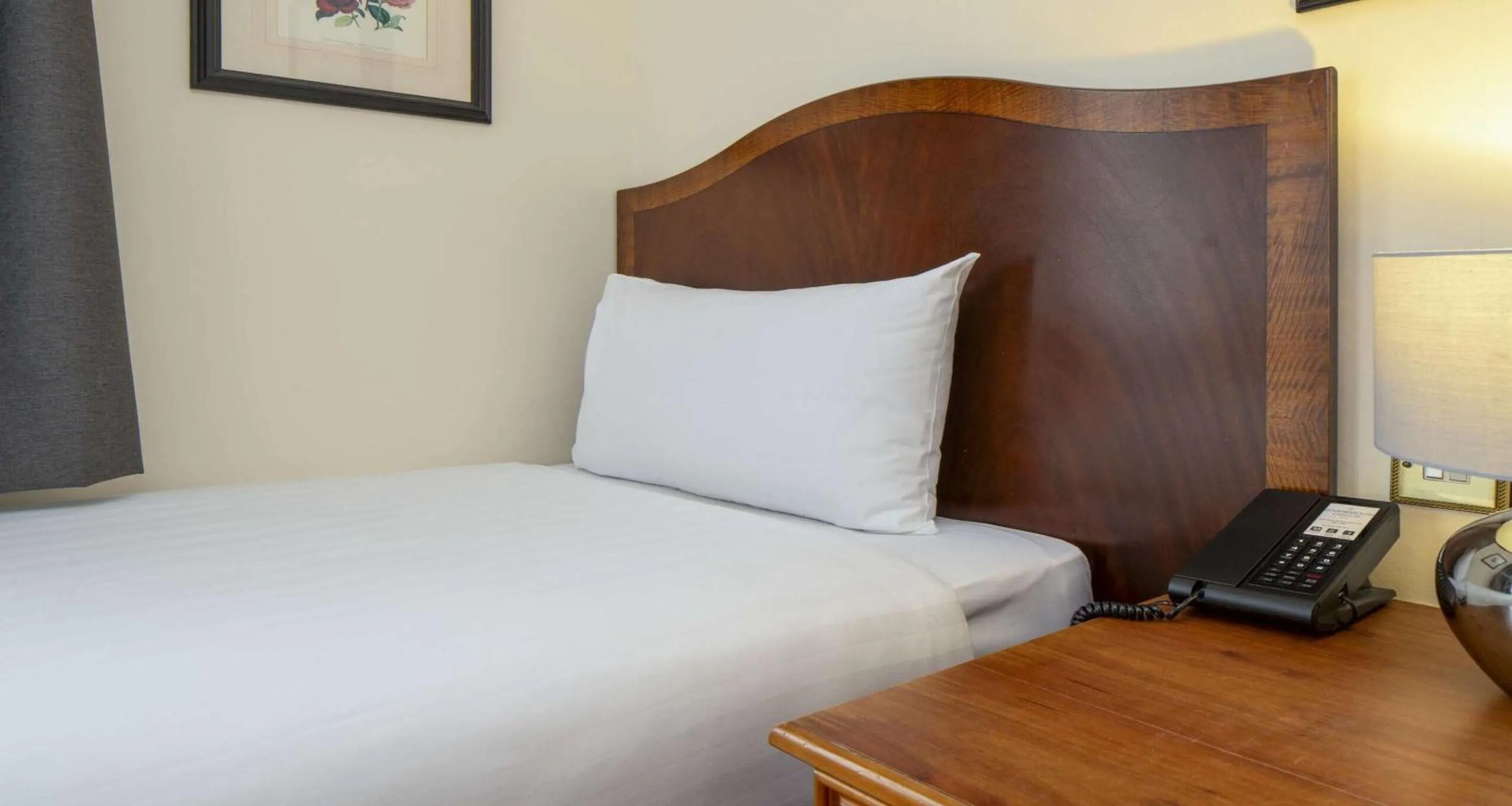 Bedroom, Bed in Bournemouth Carlton Hotel, BW Signature Collection