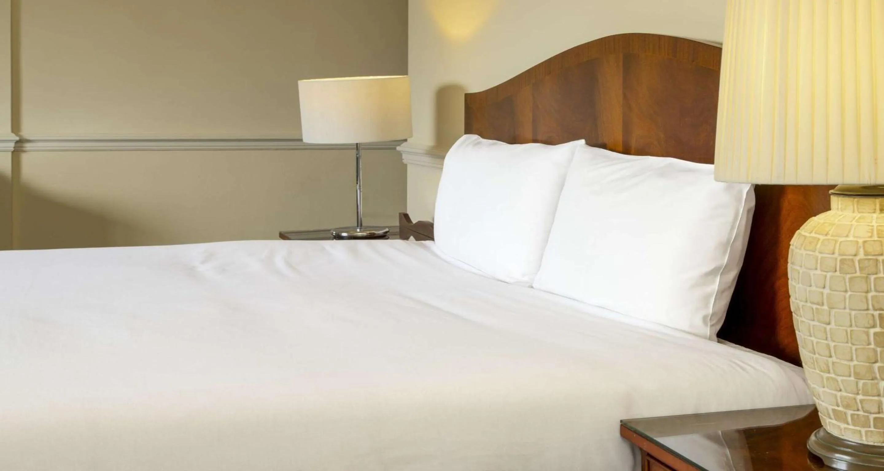 Bedroom, Bed in Bournemouth Carlton Hotel, BW Signature Collection