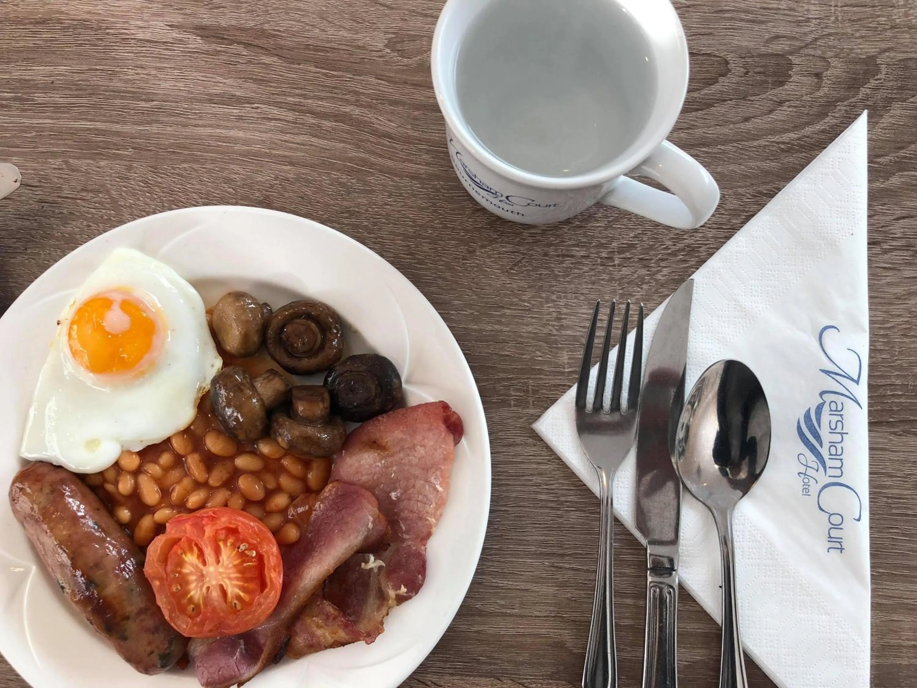 Buffet breakfast in Marsham Court Hotel